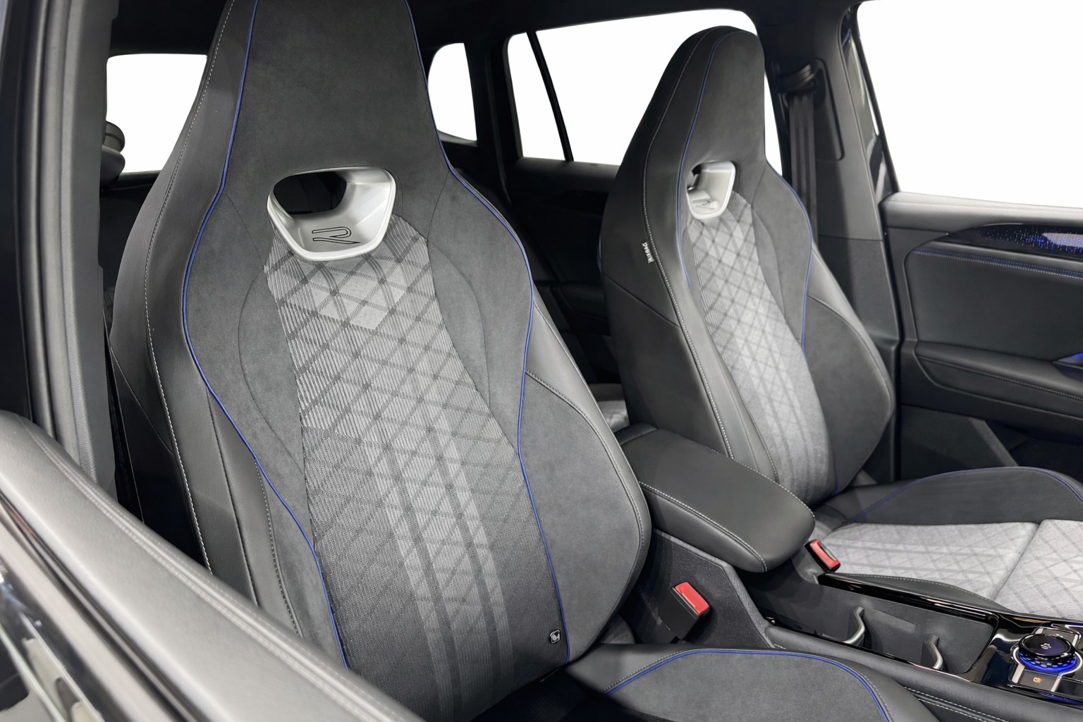 VW Tiguan 2.0 TDI SCR R-Line 4Motion DSG* 5 Jahre Garantie * Anhängerkupplung *-image-11