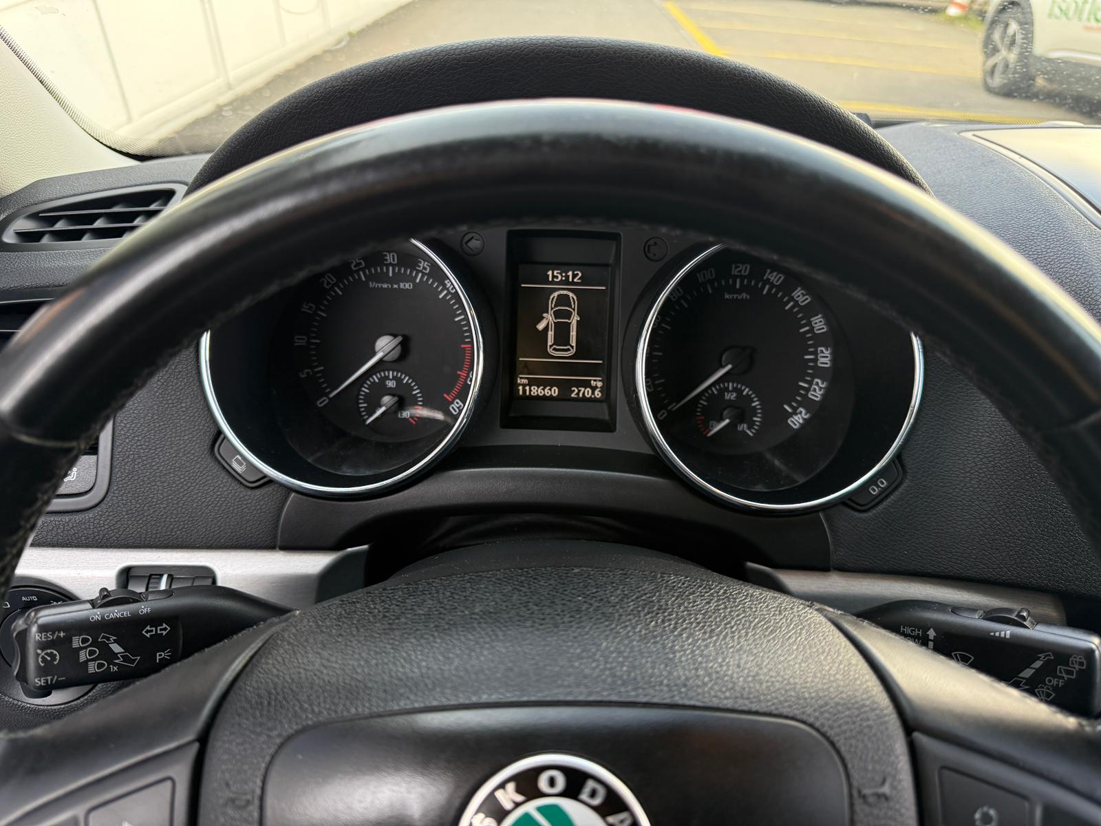 SKODA Yeti 2.0 TDI AllDrive 4x4 DSG-image-10