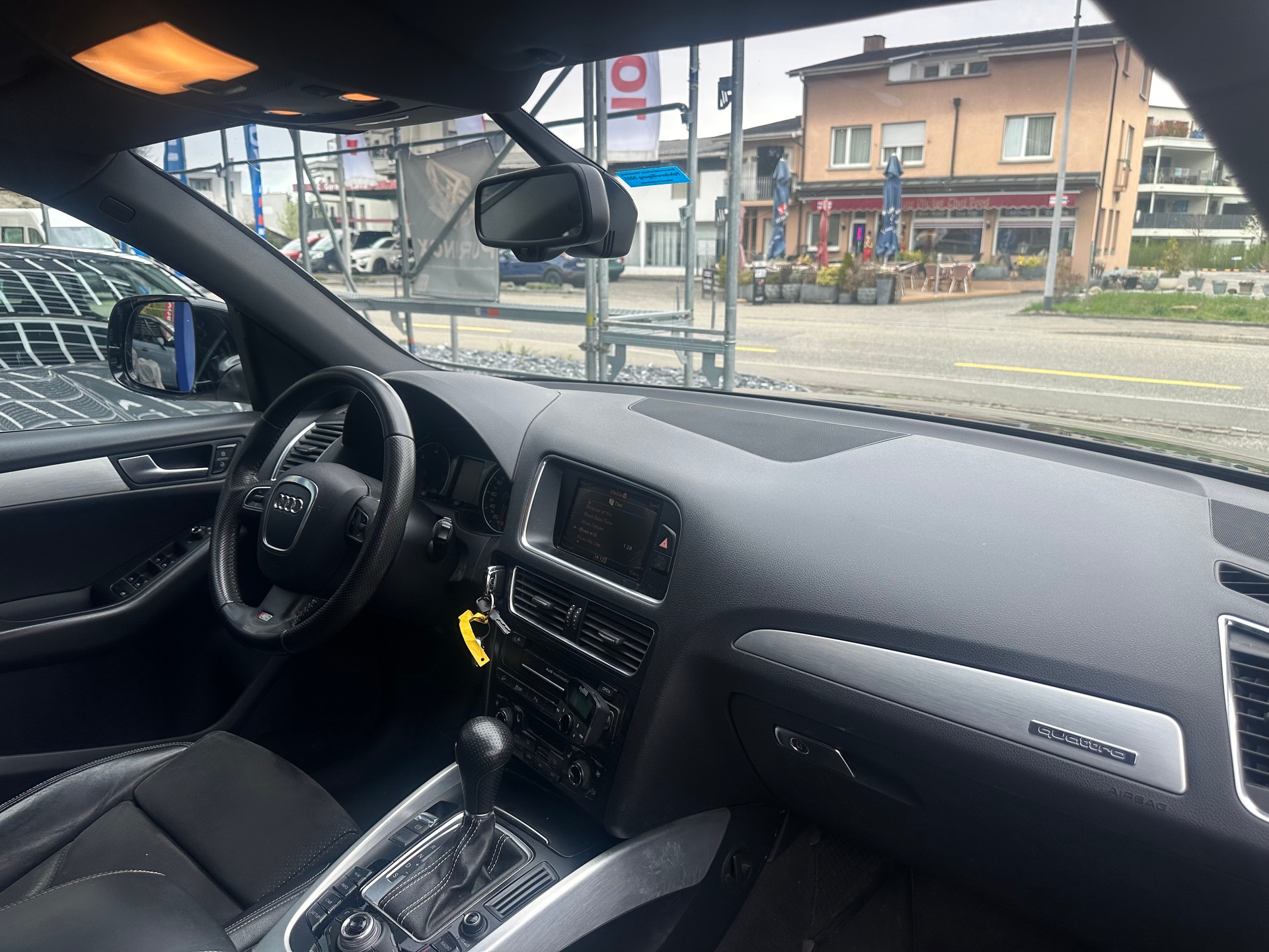 AUDI Q5 3.0 TDI quattro S-tronic * S-LINE *-image-9