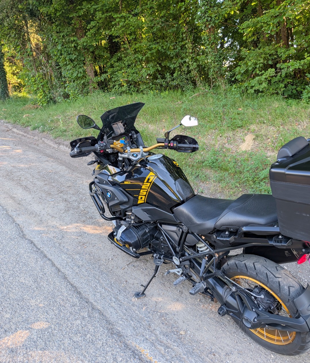 BMW R 1250 GS-image-1
