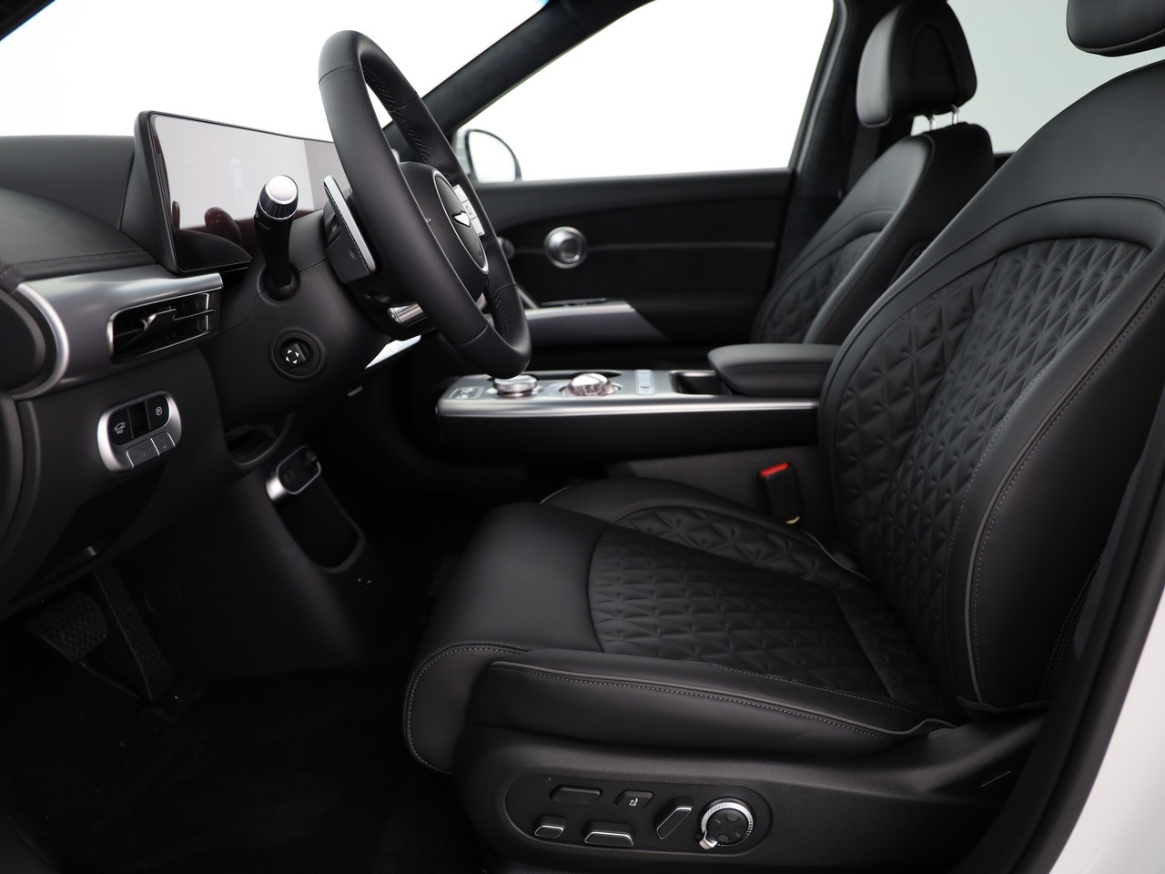 GENESIS GV60 77.4 kWh Sport AWD-showroom-element-3