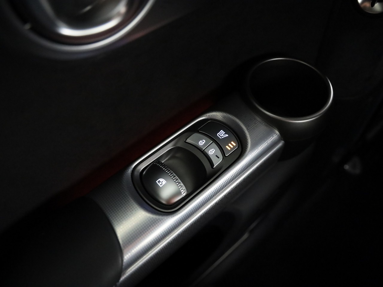 GENESIS GV60 77.4 kWh Sport AWD-image-17