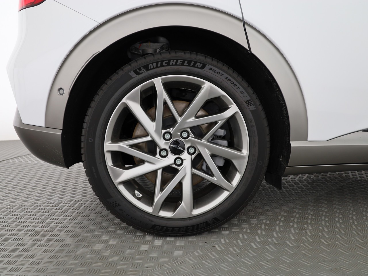 GENESIS GV60 77.4 kWh Sport AWD-image-9