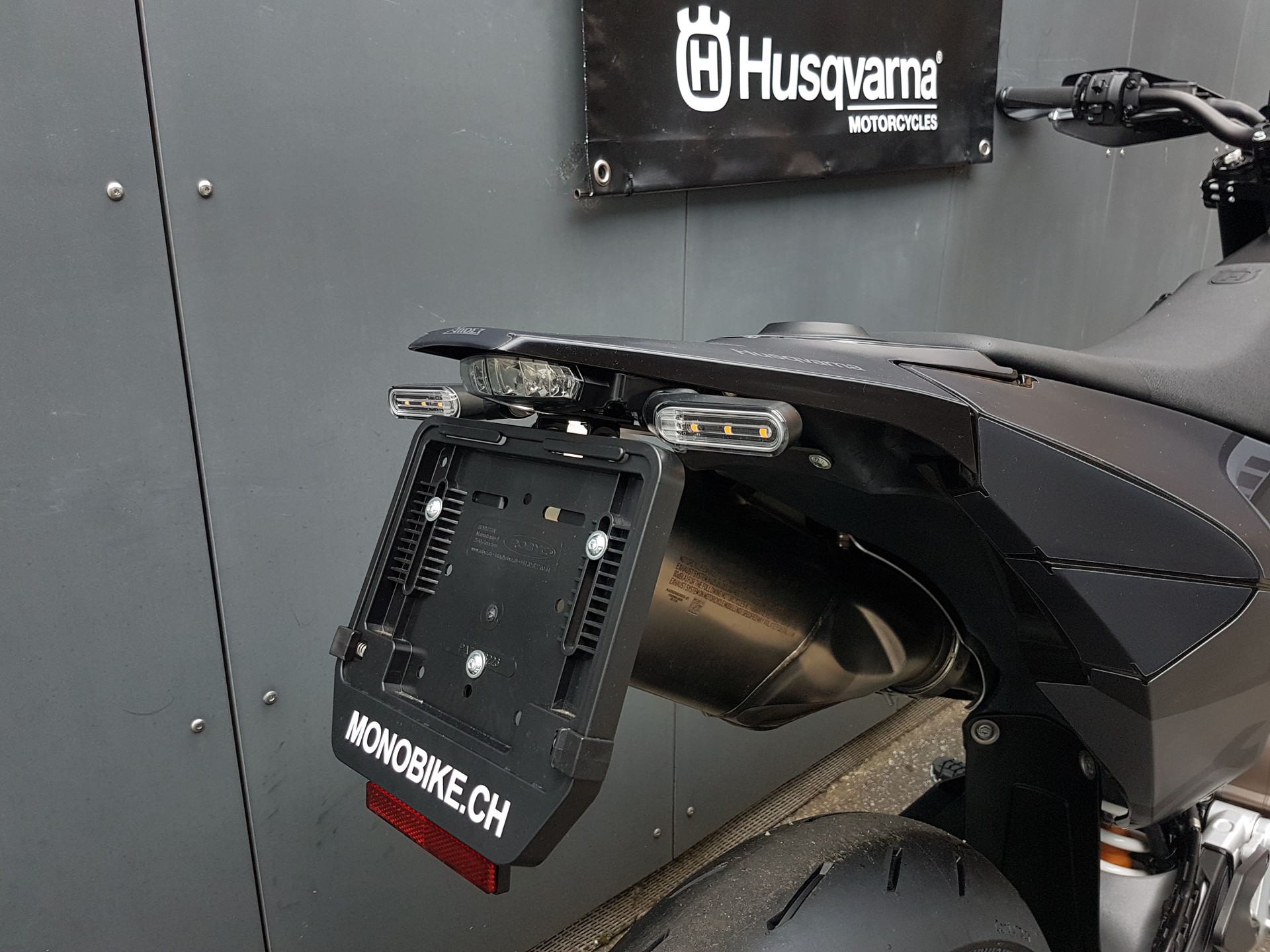 HUSQVARNA 701 Supermoto-image-4