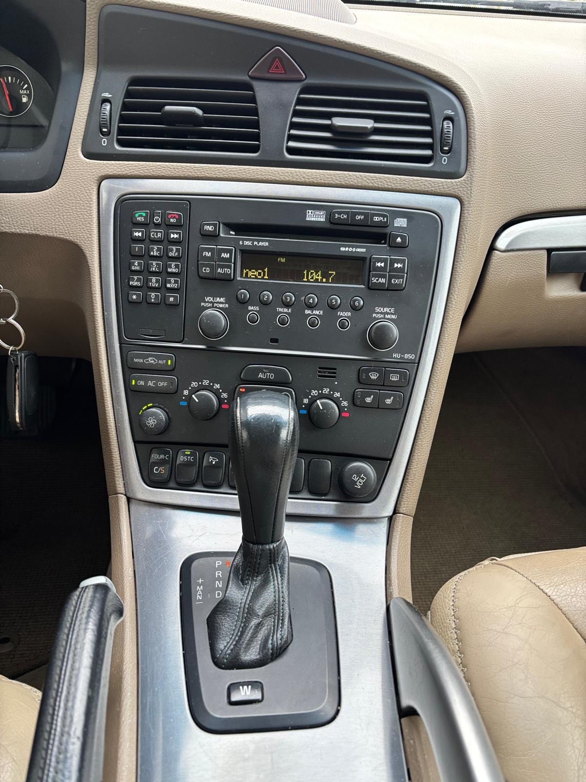 VOLVO XC70 2.5T AWD Summum-image-11
