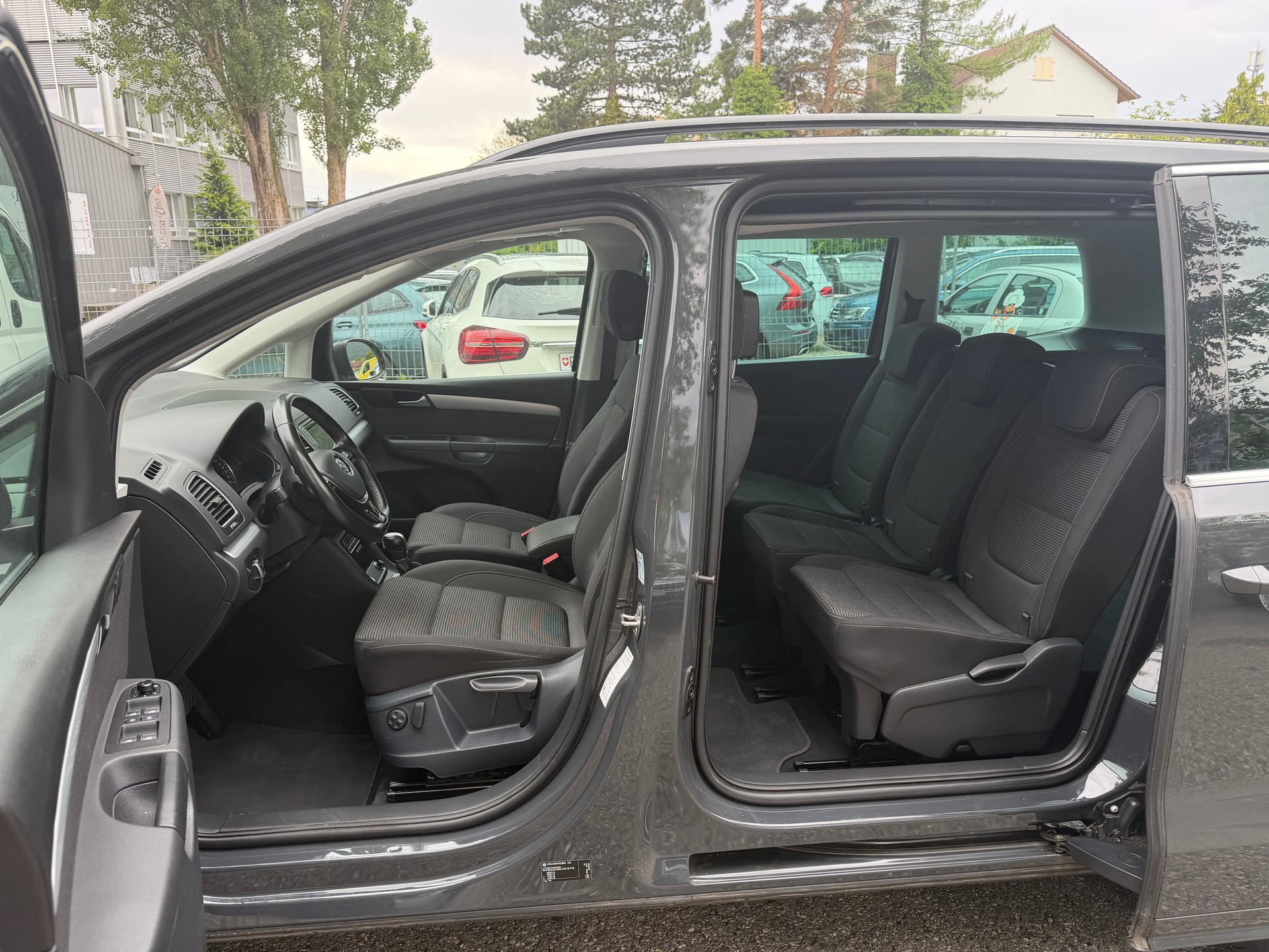 VW Sharan 2.0 TDI BMT Comfortline 4Motion DSG * Gr. Navi * Xenon * Klima-auto * Tempomat * PDC V&H * Distanzregelung * ACC * AB MFK-image-2