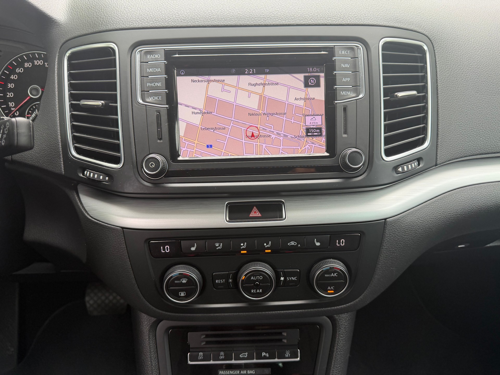 VW Sharan 2.0 TDI BMT Comfortline 4Motion DSG * Gr. Navi * Xenon * Klima-auto * Tempomat * PDC V&H * Distanzregelung * ACC * AB MFK-image-8