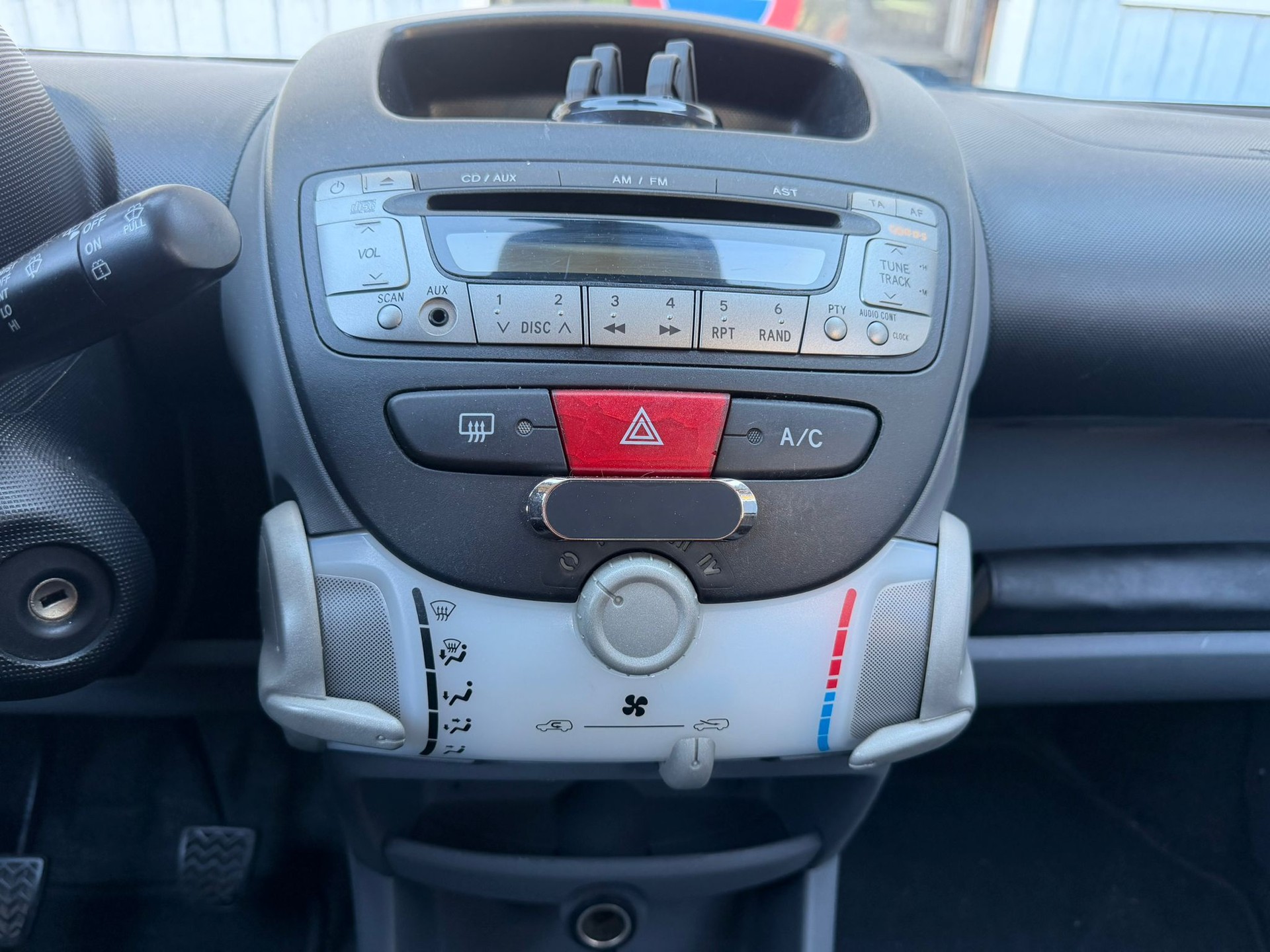 TOYOTA Aygo 1.0 Linea Luna-image-9