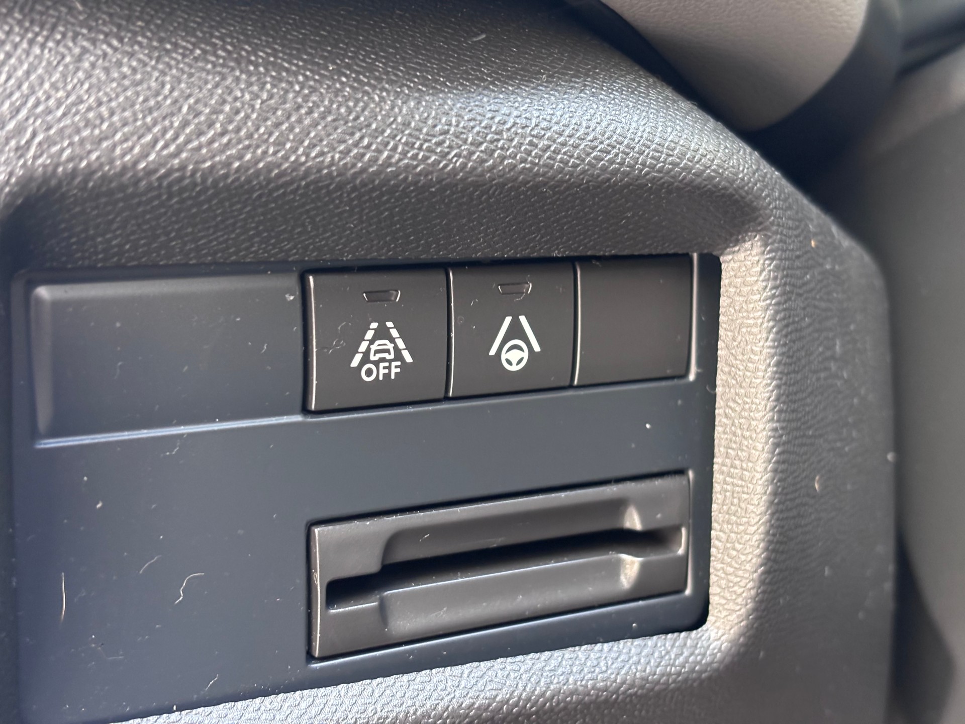 CITROEN C5 Aircross 1.5 BlueHD Shine EAT8-image-18