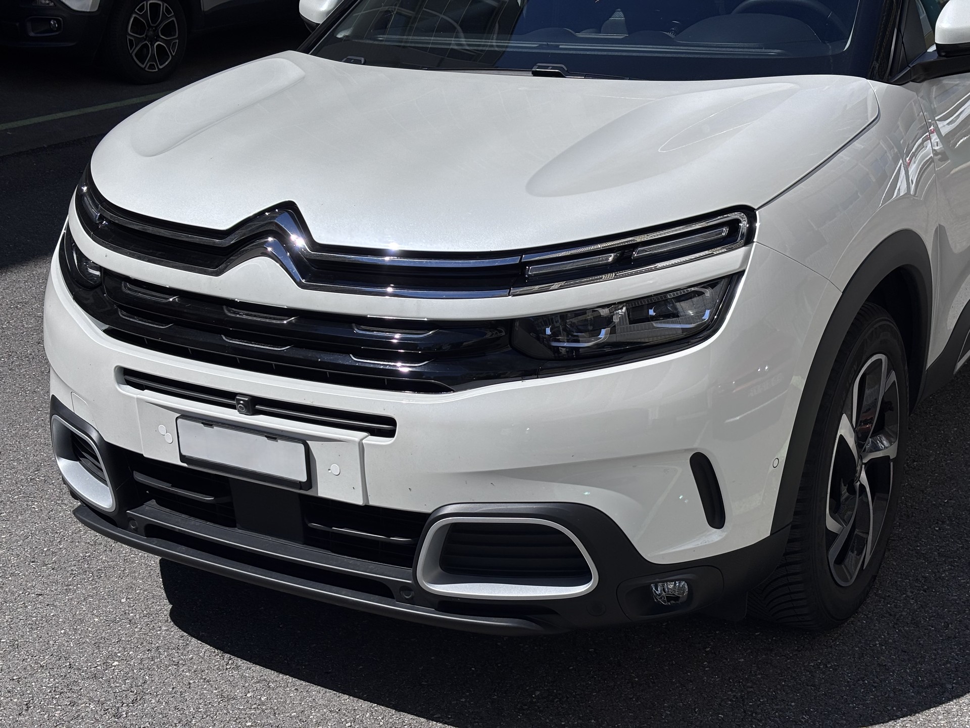 CITROEN C5 Aircross 1.5 BlueHD Shine EAT8-showroom-element-1