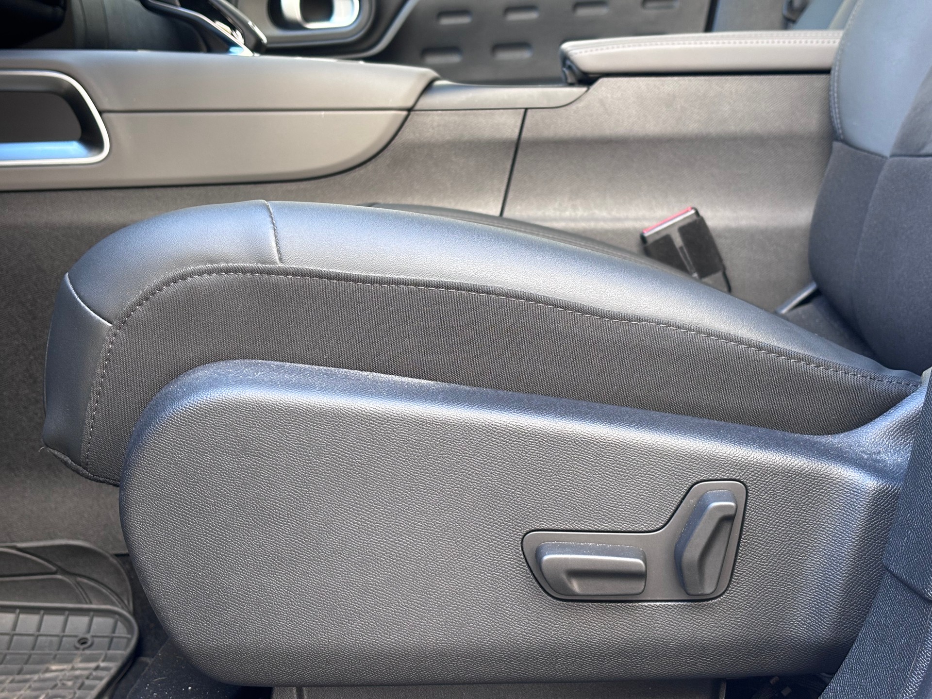 CITROEN C5 Aircross 1.5 BlueHD Shine EAT8-image-8