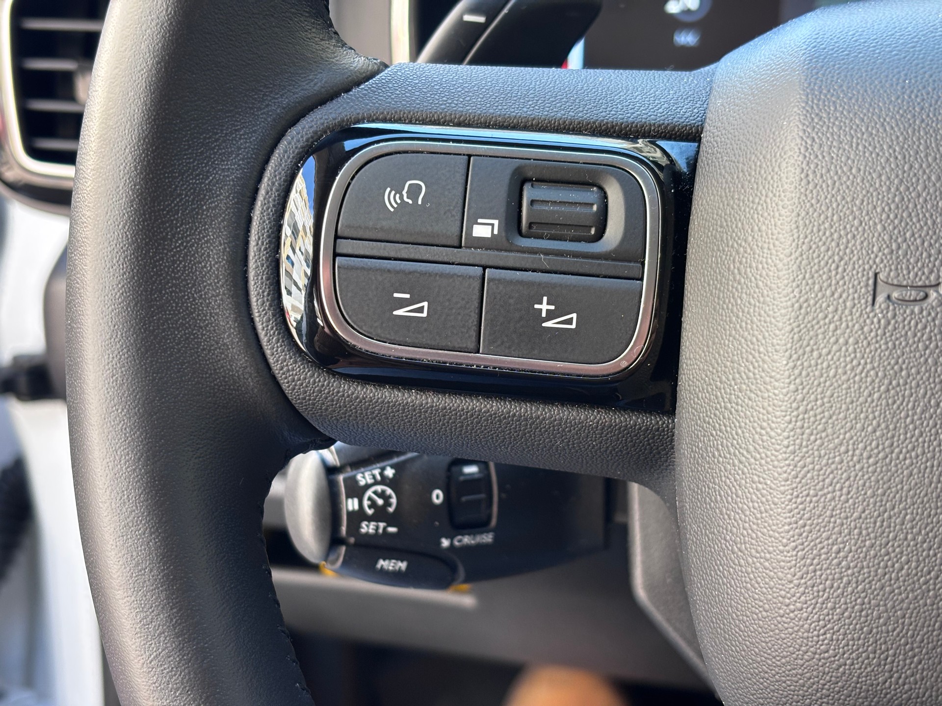 CITROEN C5 Aircross 1.5 BlueHD Shine EAT8-image-12