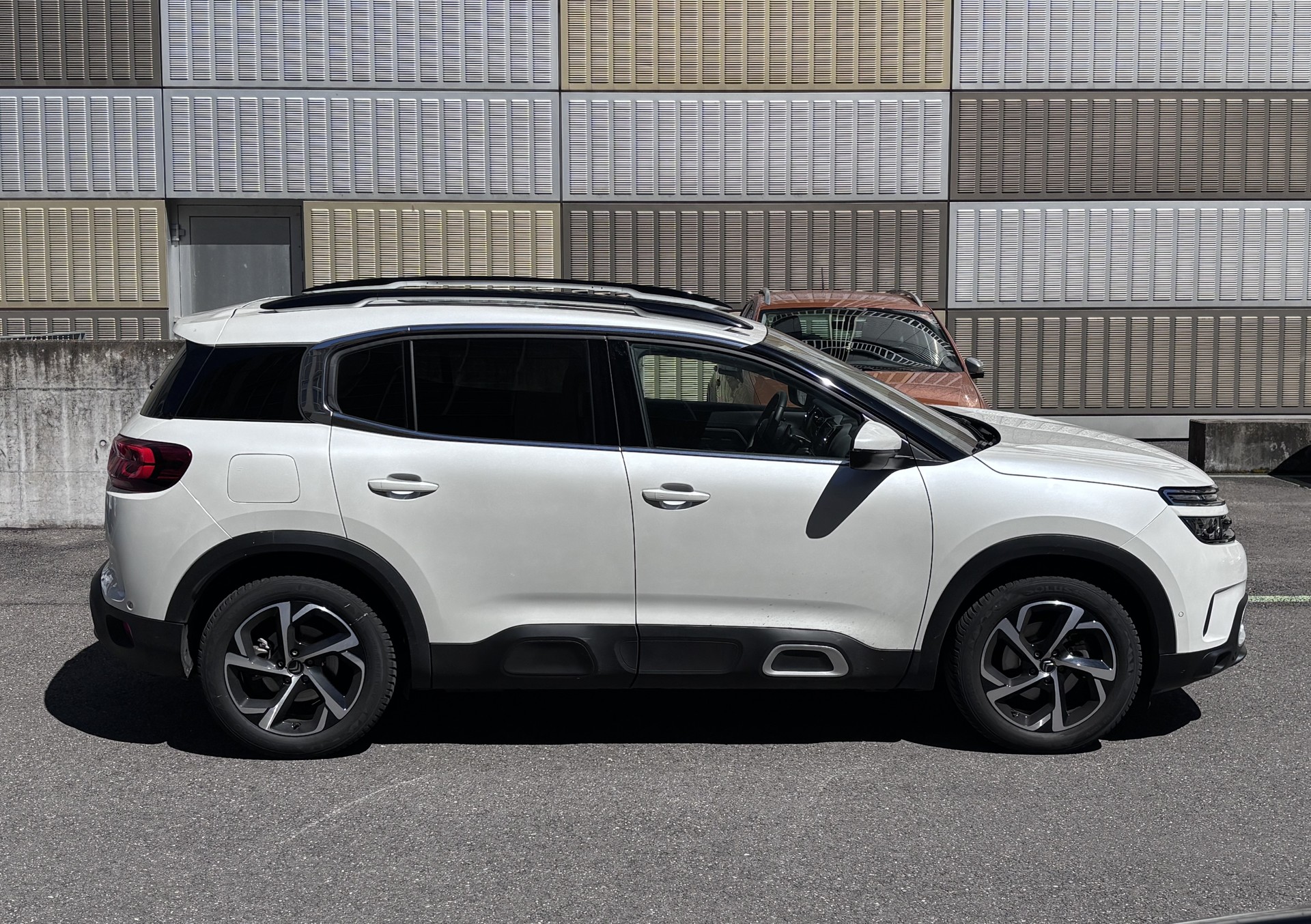 CITROEN C5 Aircross 1.5 BlueHD Shine EAT8-showroom-element-2