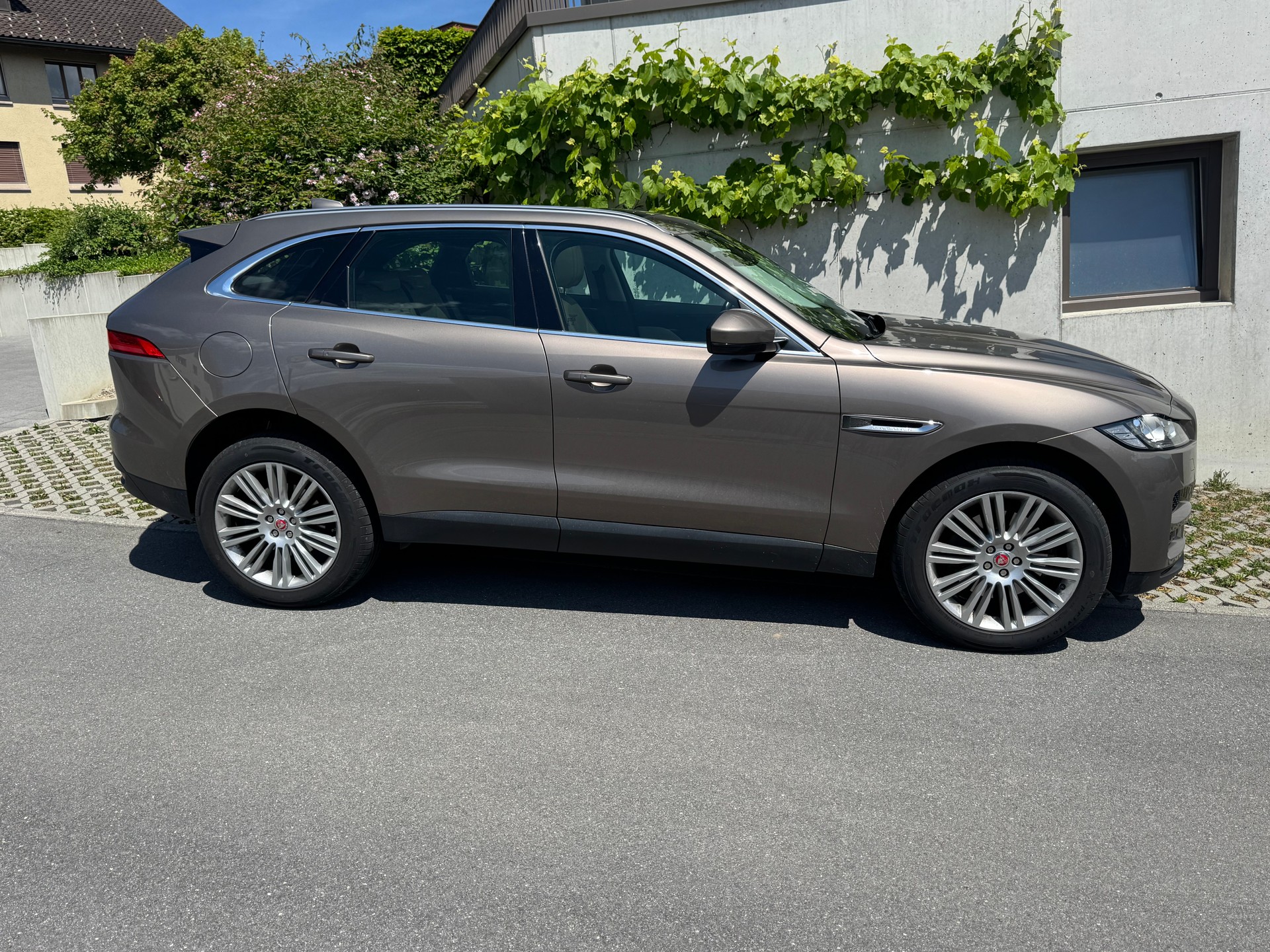 JAGUAR 3.0 V6 D 90YRS Celebration Edition AWD-image-1