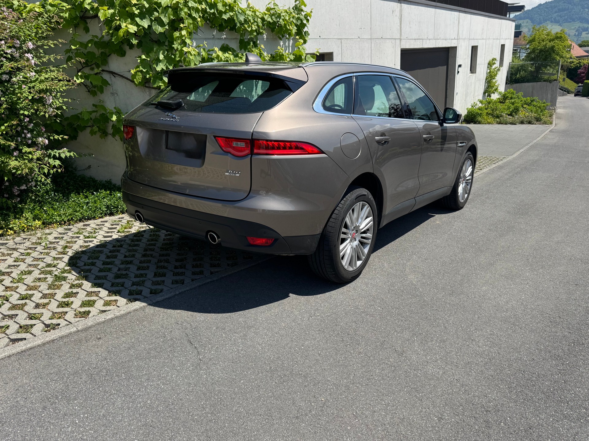 JAGUAR 3.0 V6 D 90YRS Celebration Edition AWD-image-2