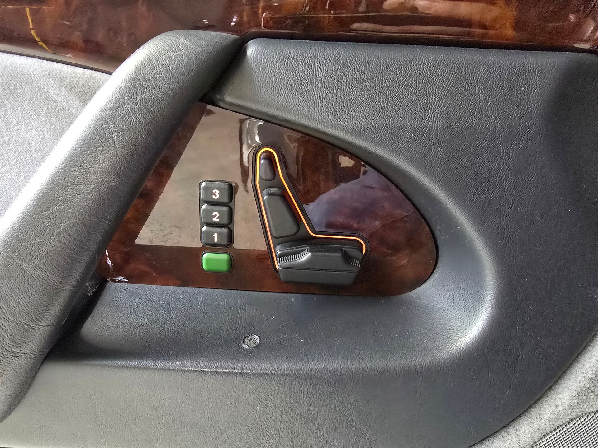MERCEDES-BENZ S 500 Automatic-image-12