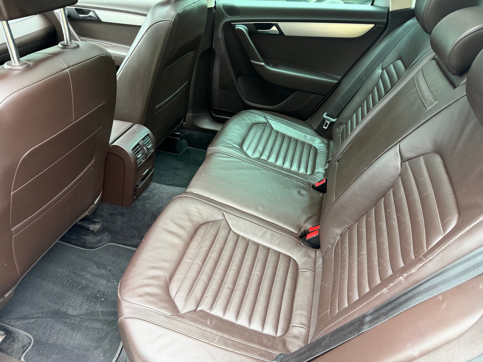 VW Passat Variant 3.6 FSI Highline 4Motion DSG-image-11