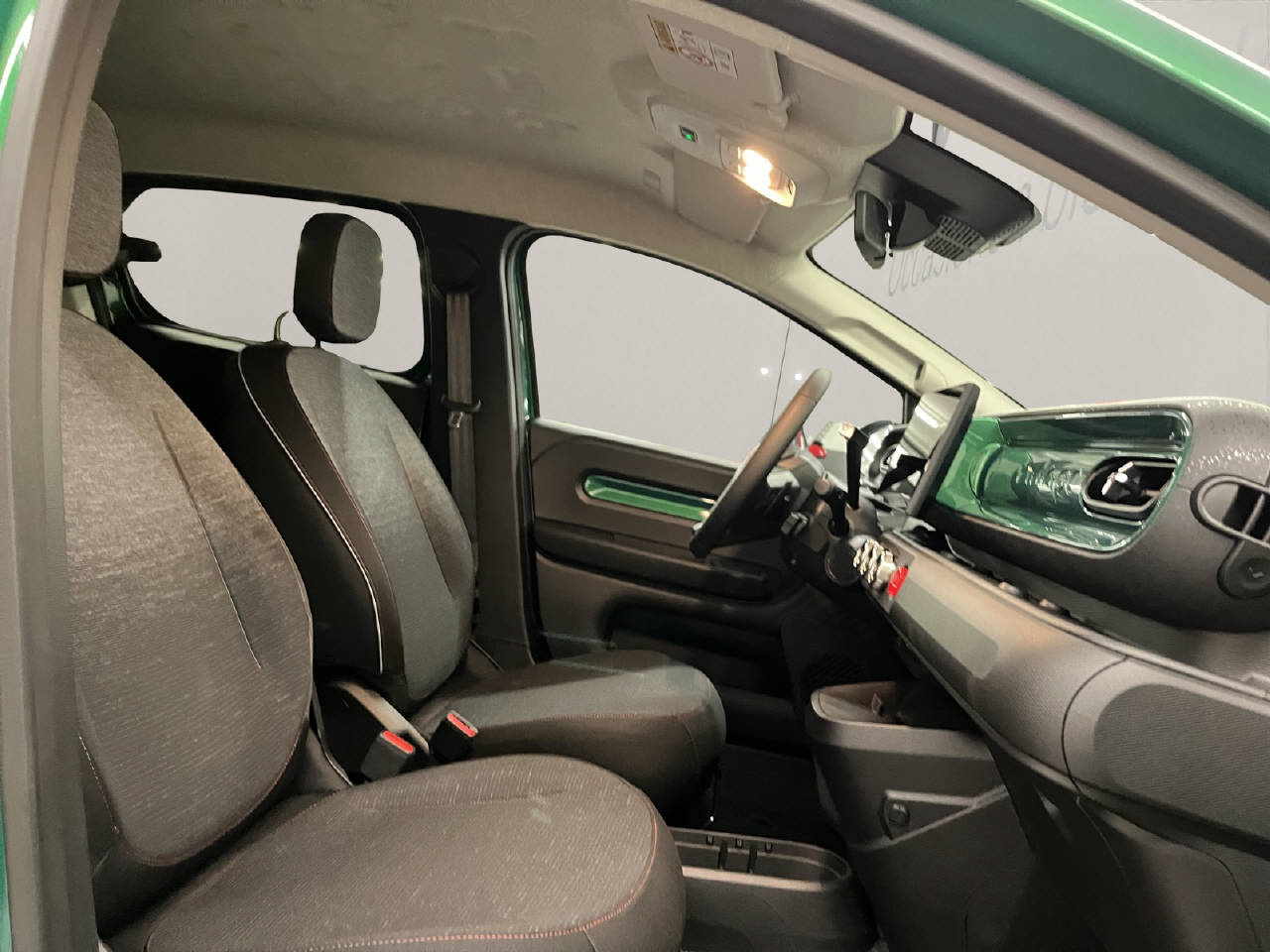 RENAULT Twingo E-Tech Urban Range techno-image-11