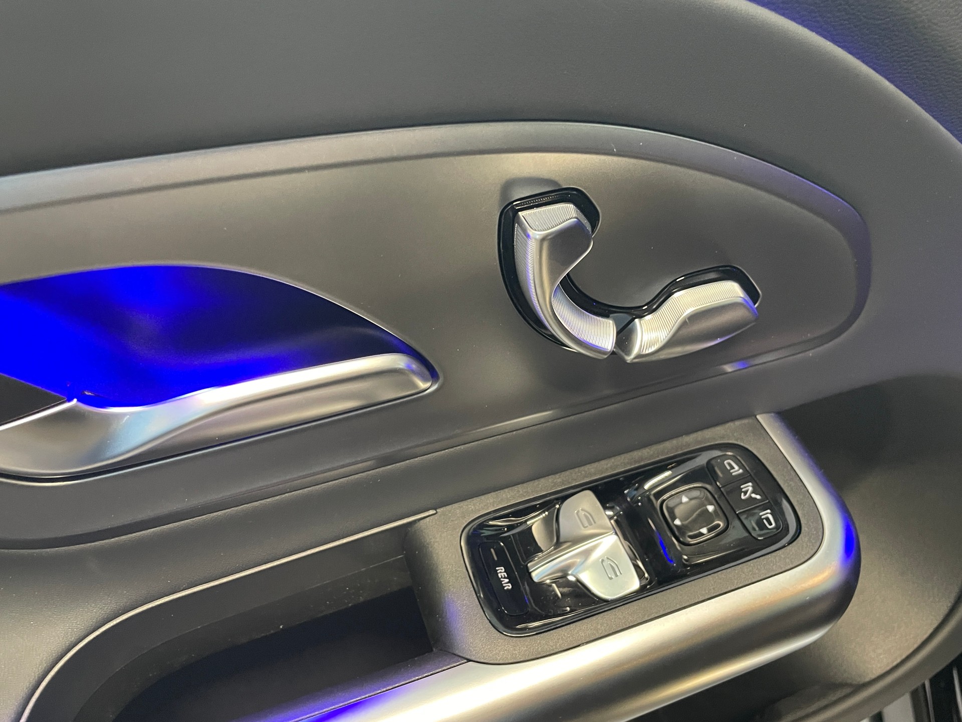 MERCEDES-BENZ GLB 350 4M EQ 7 places-image-17