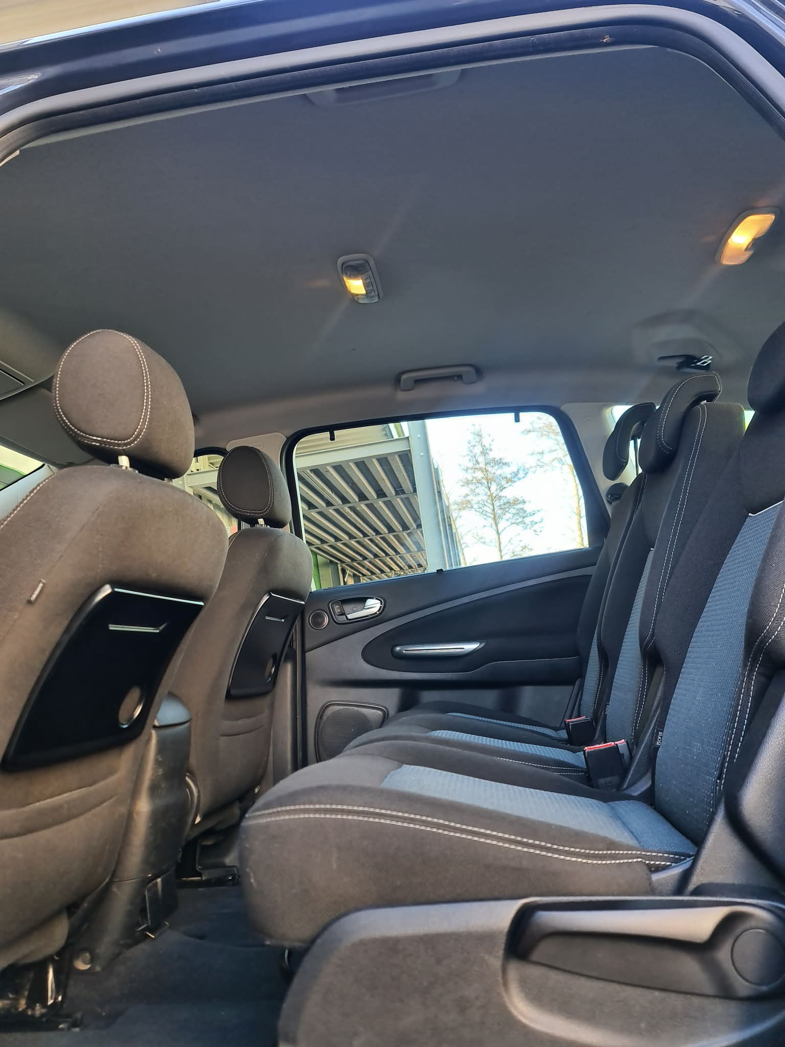 FORD S-Max 1.6 SCTi Titanium-image-13