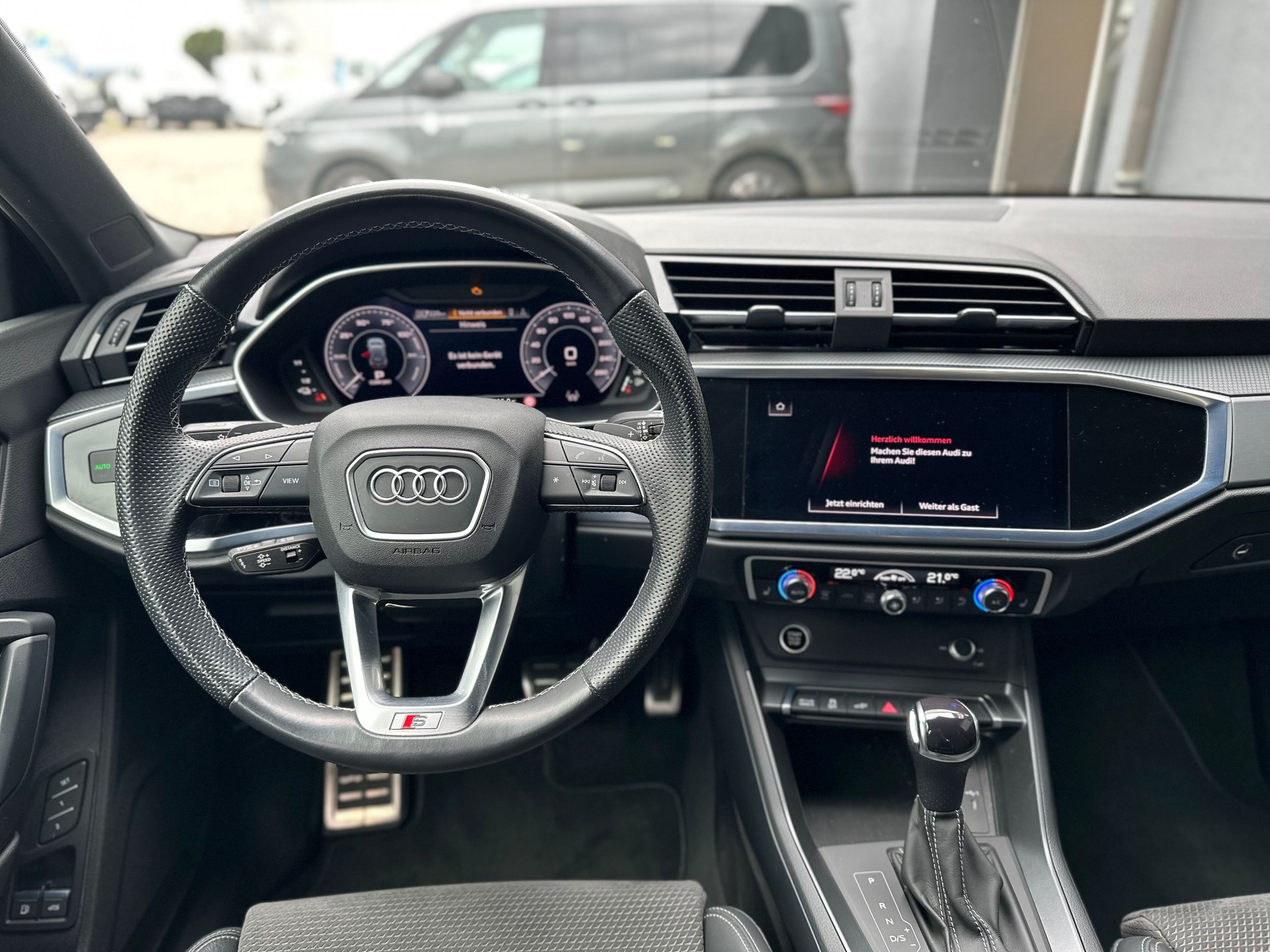 AUDI Q3 45 TFSI e S line Attraction S-tronic-image-7