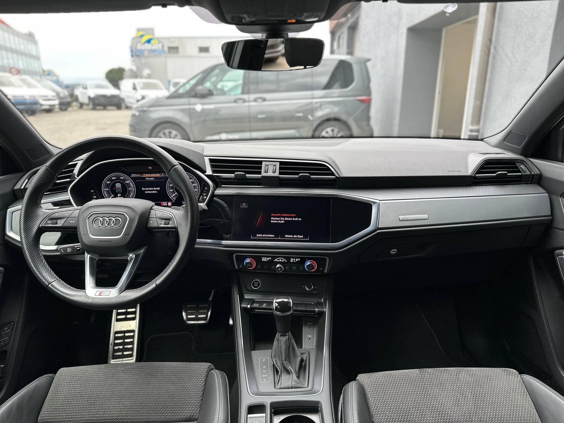 AUDI Q3 45 TFSI e S line Attraction S-tronic-image-6