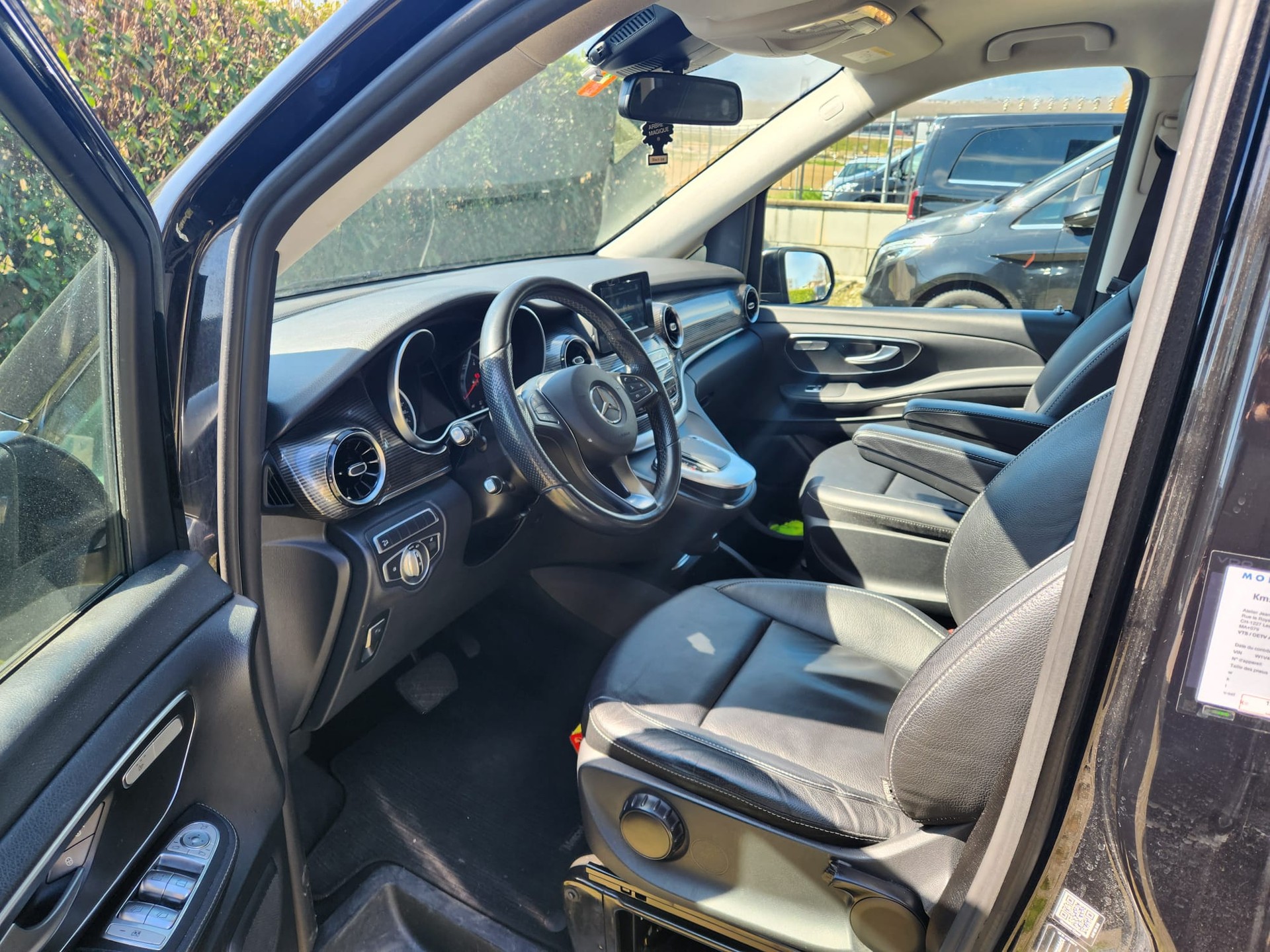 MERCEDES-BENZ V 250