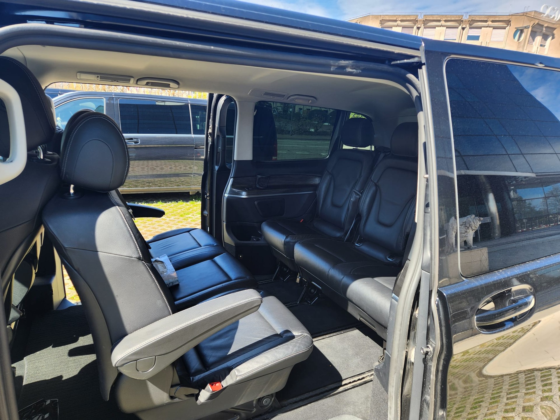 MERCEDES-BENZ V 250-showroom-element-2