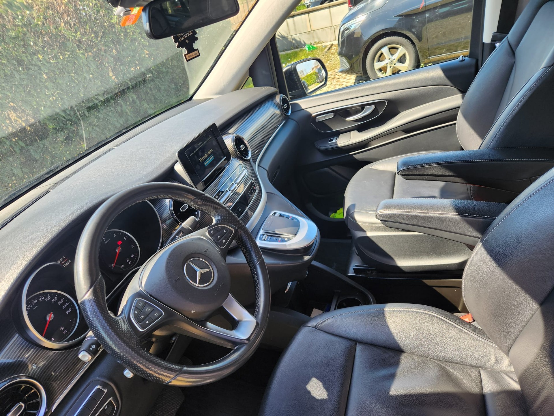 MERCEDES-BENZ V 250-showroom-element-1