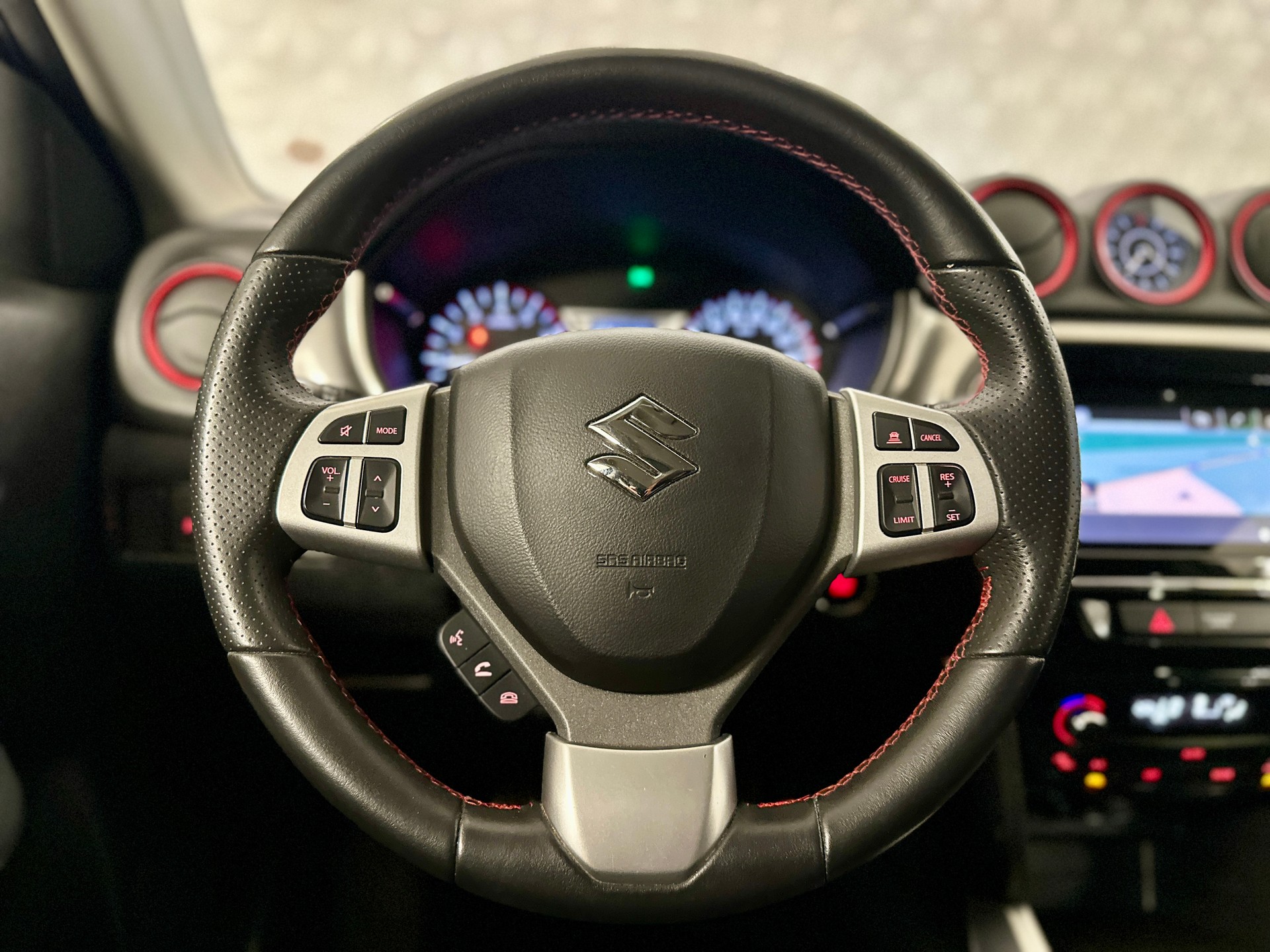 SUZUKI Vitara 1.4 Boosterjet Sergio Cellano Top-image-24