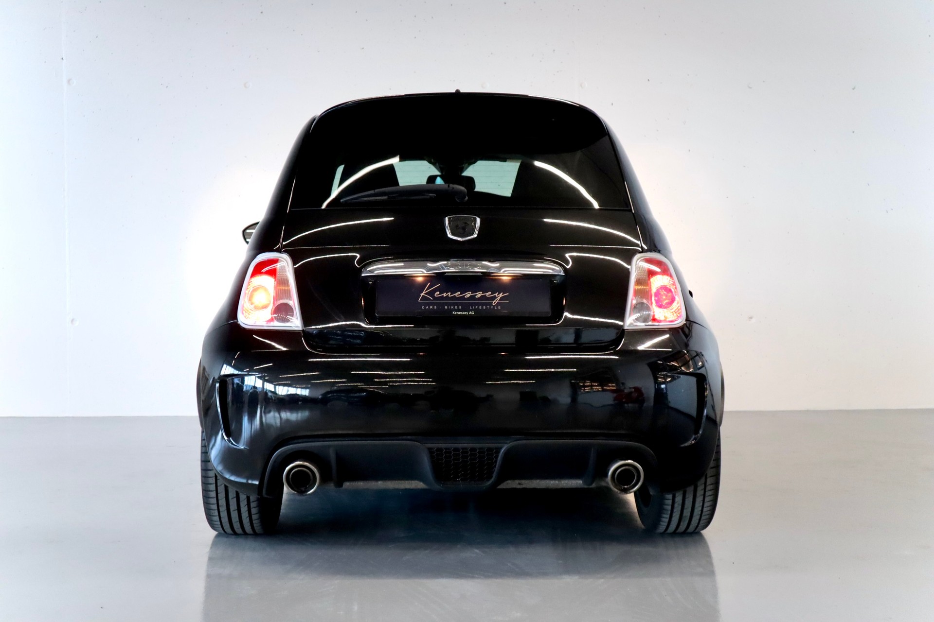 FIAT 500 1.4 16V Turbo Abarth-showroom-element-3