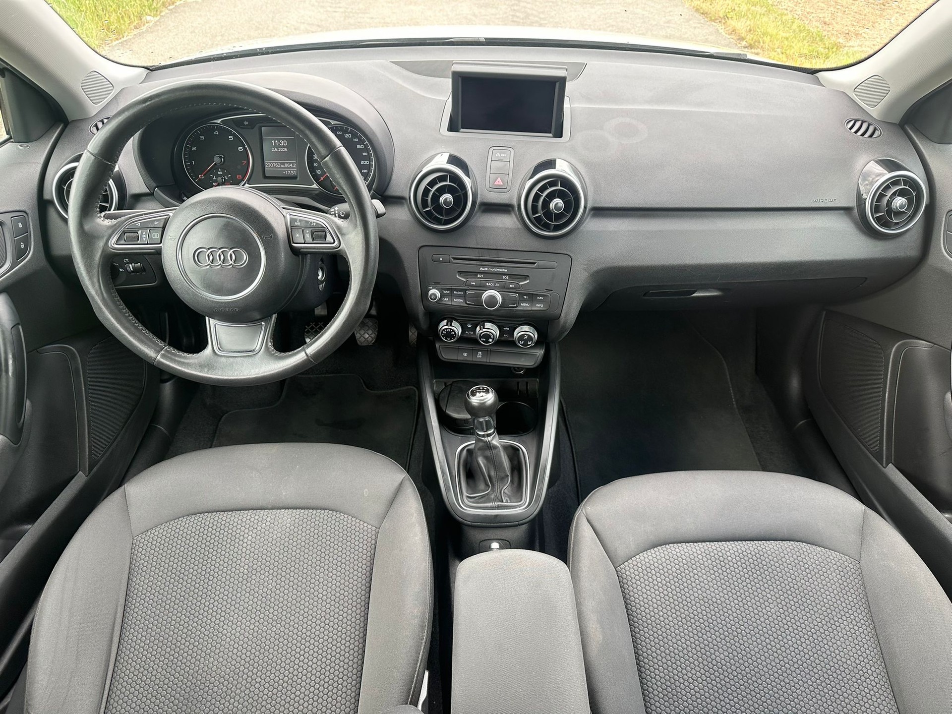 AUDI A1 Sportback 1.2 TFSI Ambition-image-9