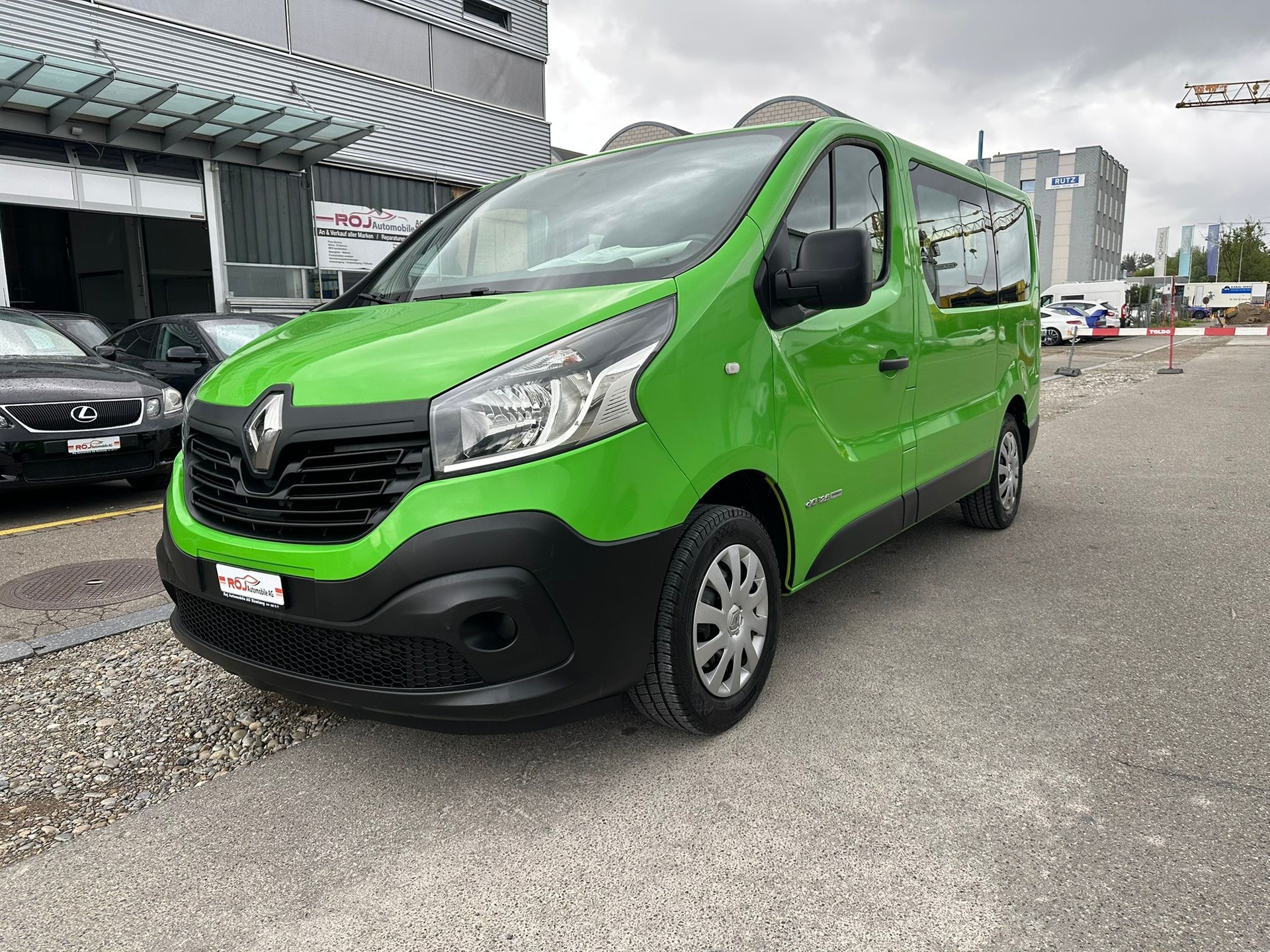 RENAULT Trafic ENERGY dCi 125 Passenger Expression-showroom-element-1