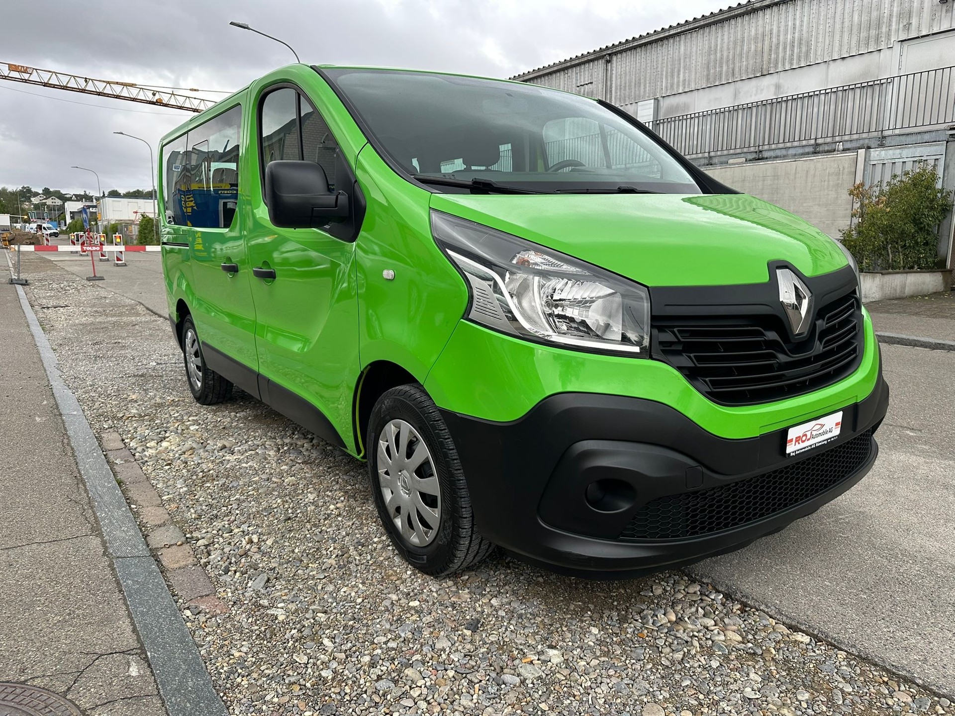 RENAULT Trafic ENERGY dCi 125 Passenger Expression-showroom-element-3