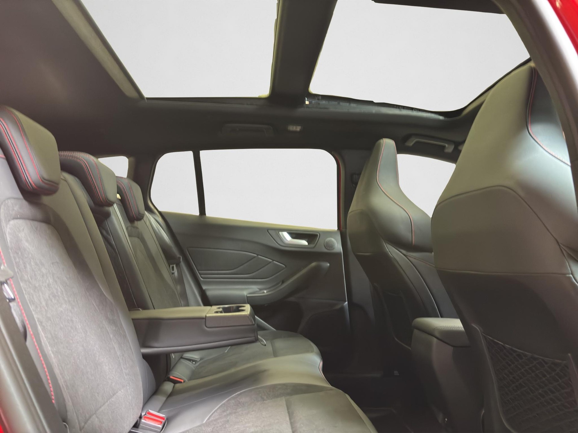 FORD Focus Station Wagon 2.3 EcoB ST X-image-15
