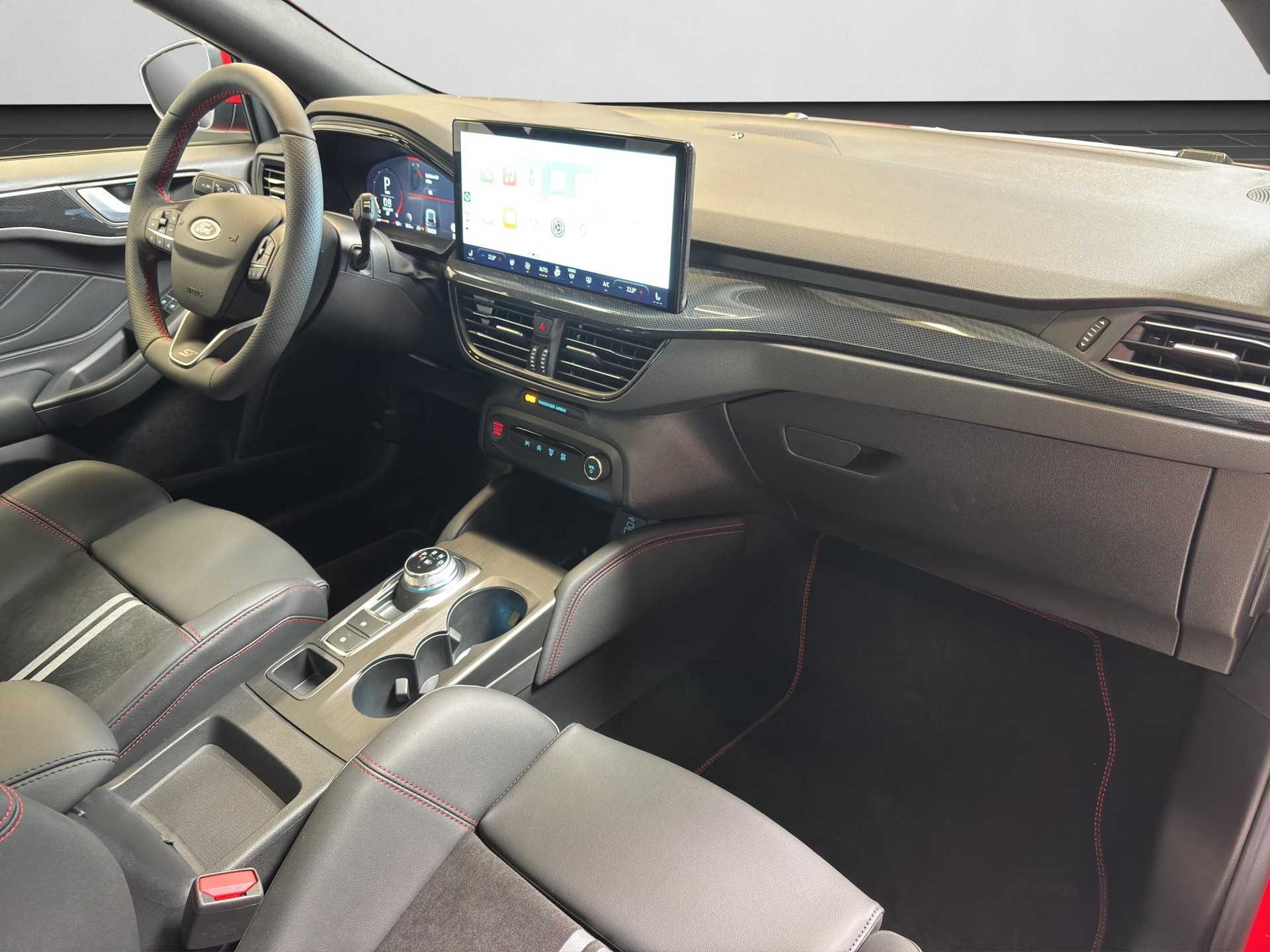 FORD Focus Station Wagon 2.3 EcoB ST X-image-12