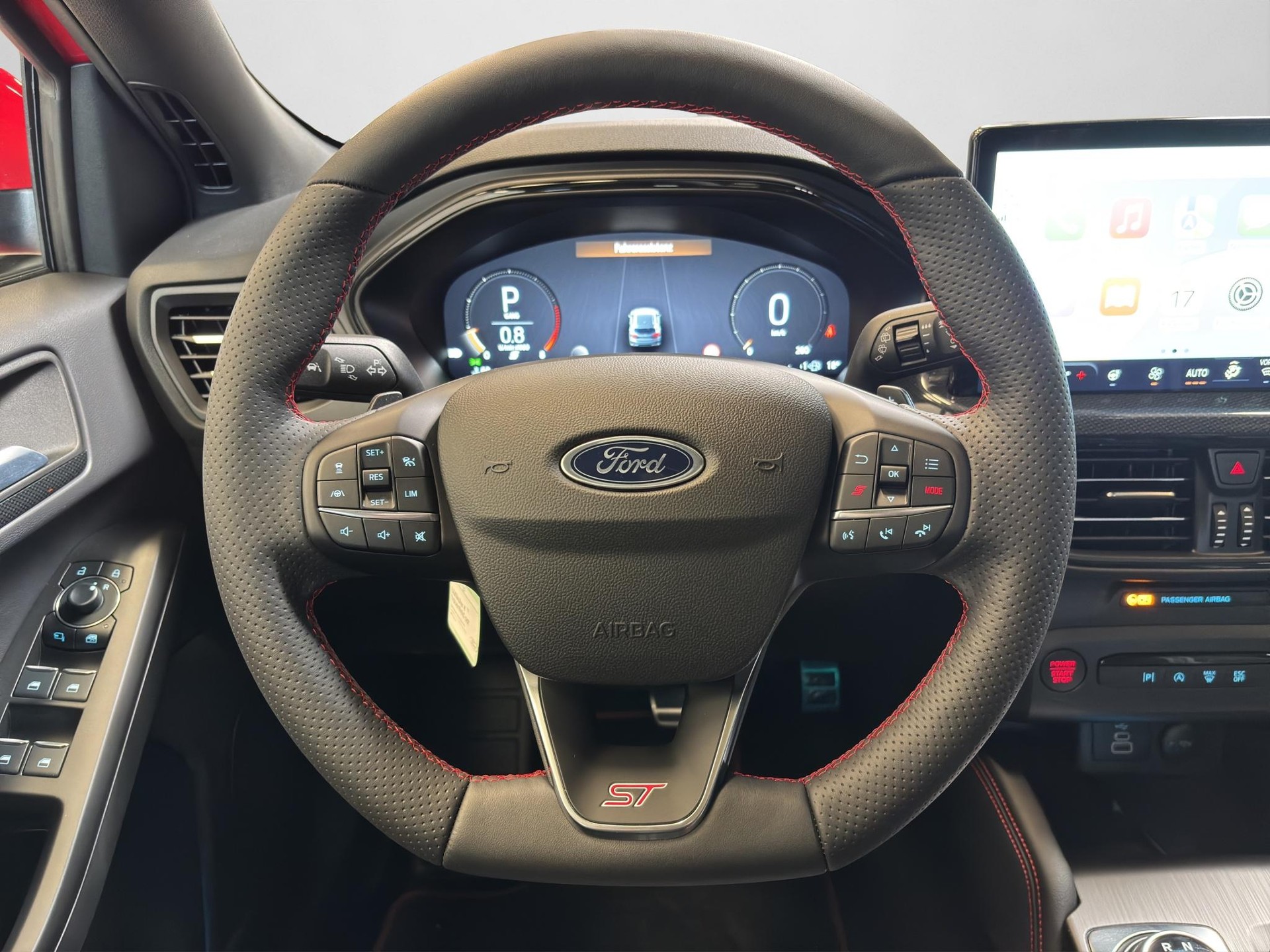 FORD Focus Station Wagon 2.3 EcoB ST X-image-4