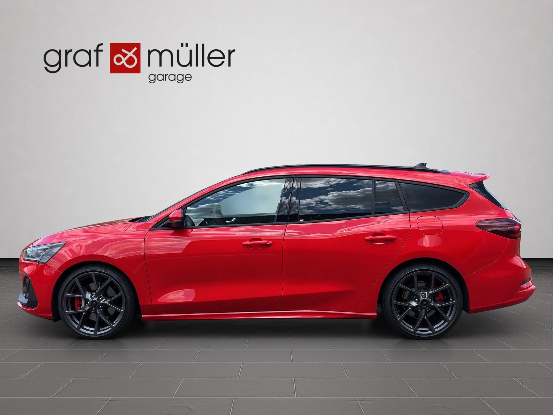 FORD Focus Station Wagon 2.3 EcoB ST X-showroom-element-1