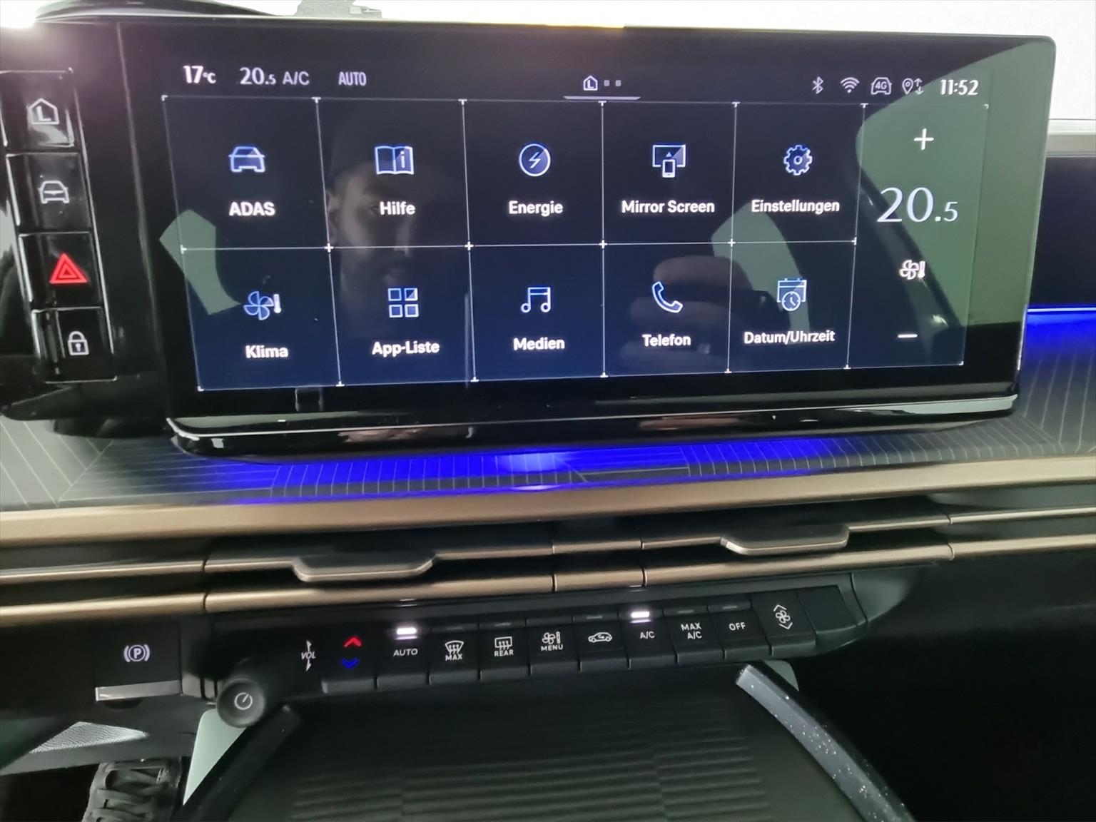 LANCIA Ypsilon Elektro 156-image-13