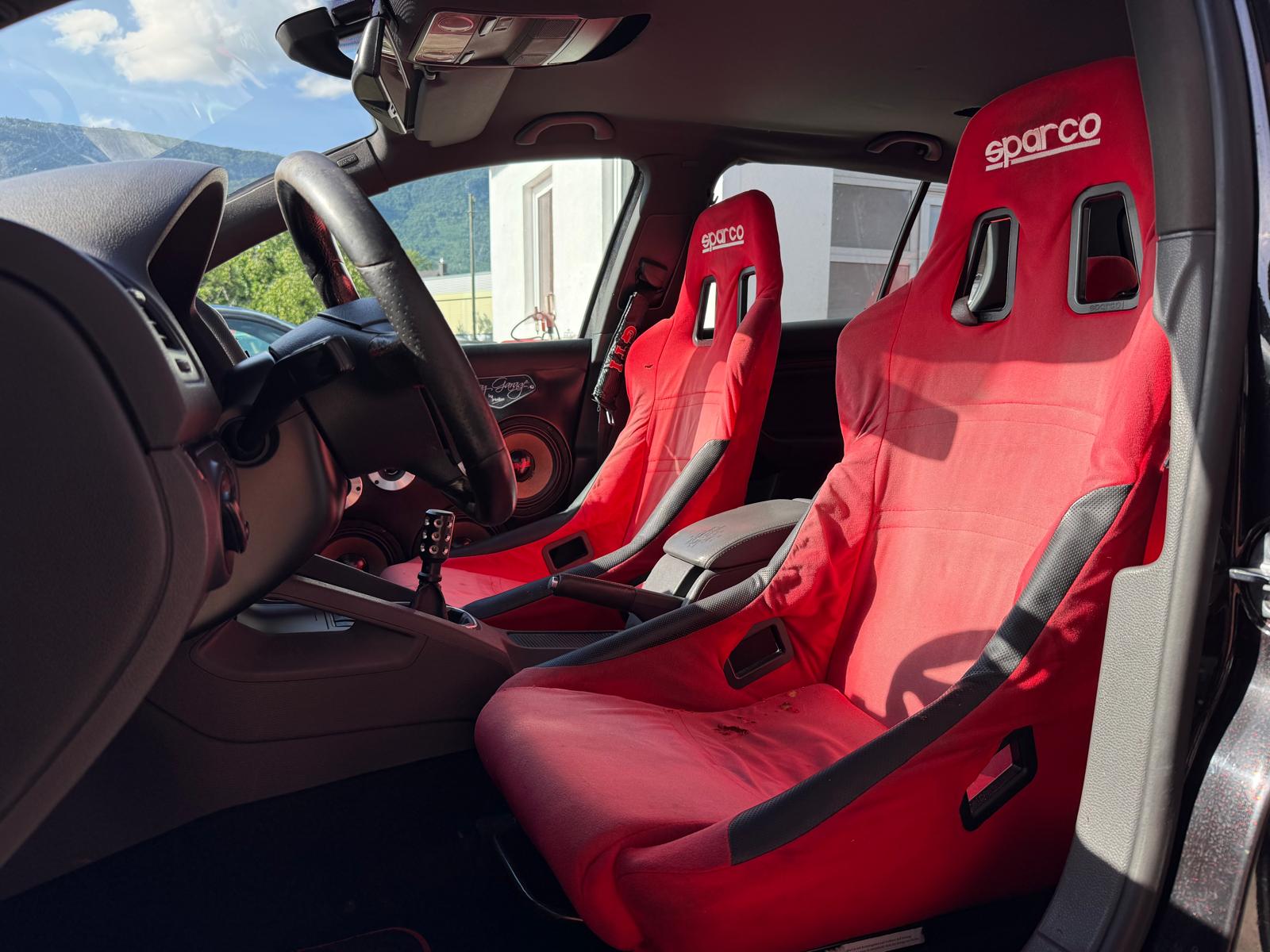 VW Golf 2.0 TFSI GTI Edition 30-image-8