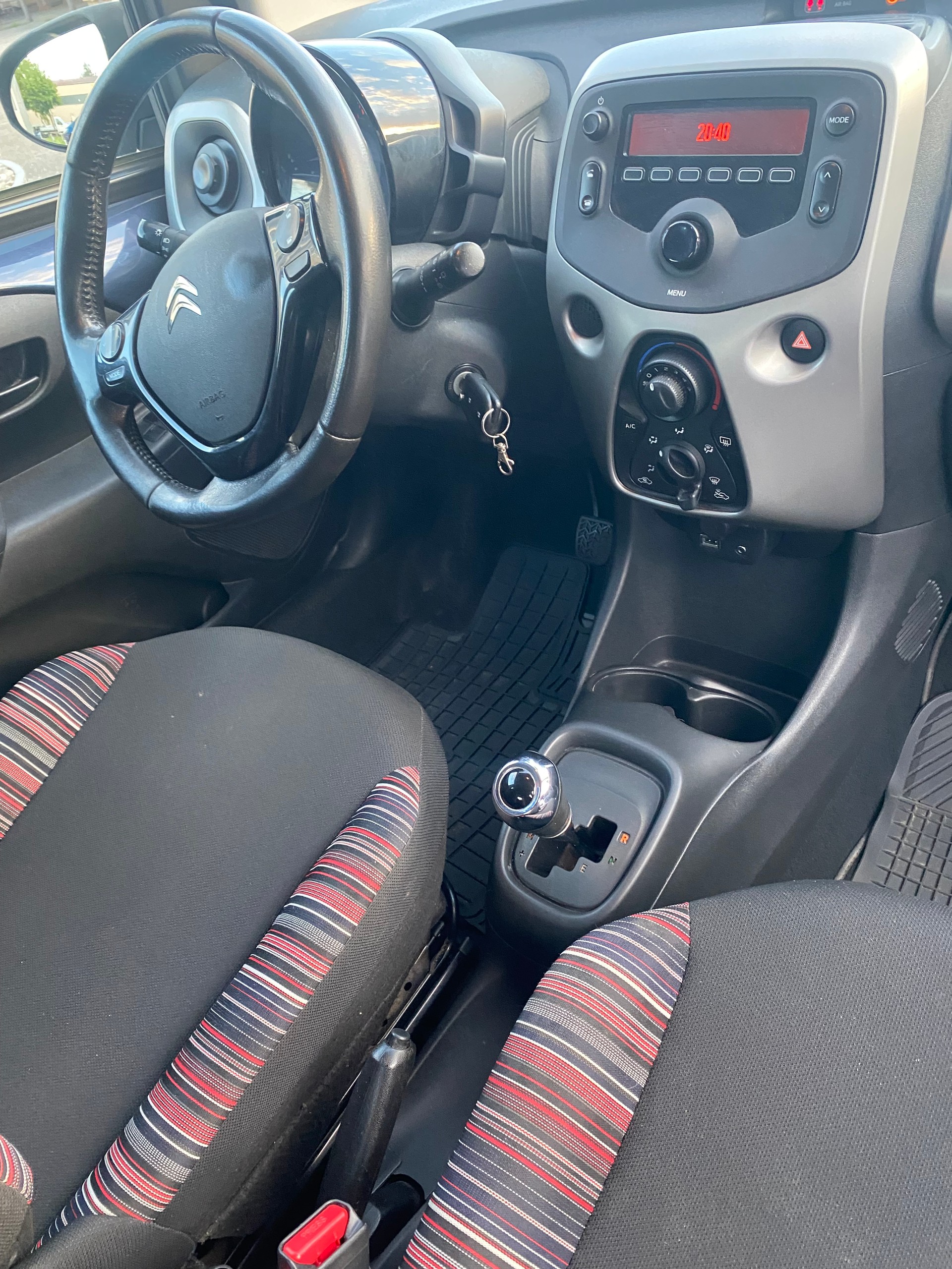 CITROEN C1 1.0 VTi ETG5 Shine Airscape-image-5