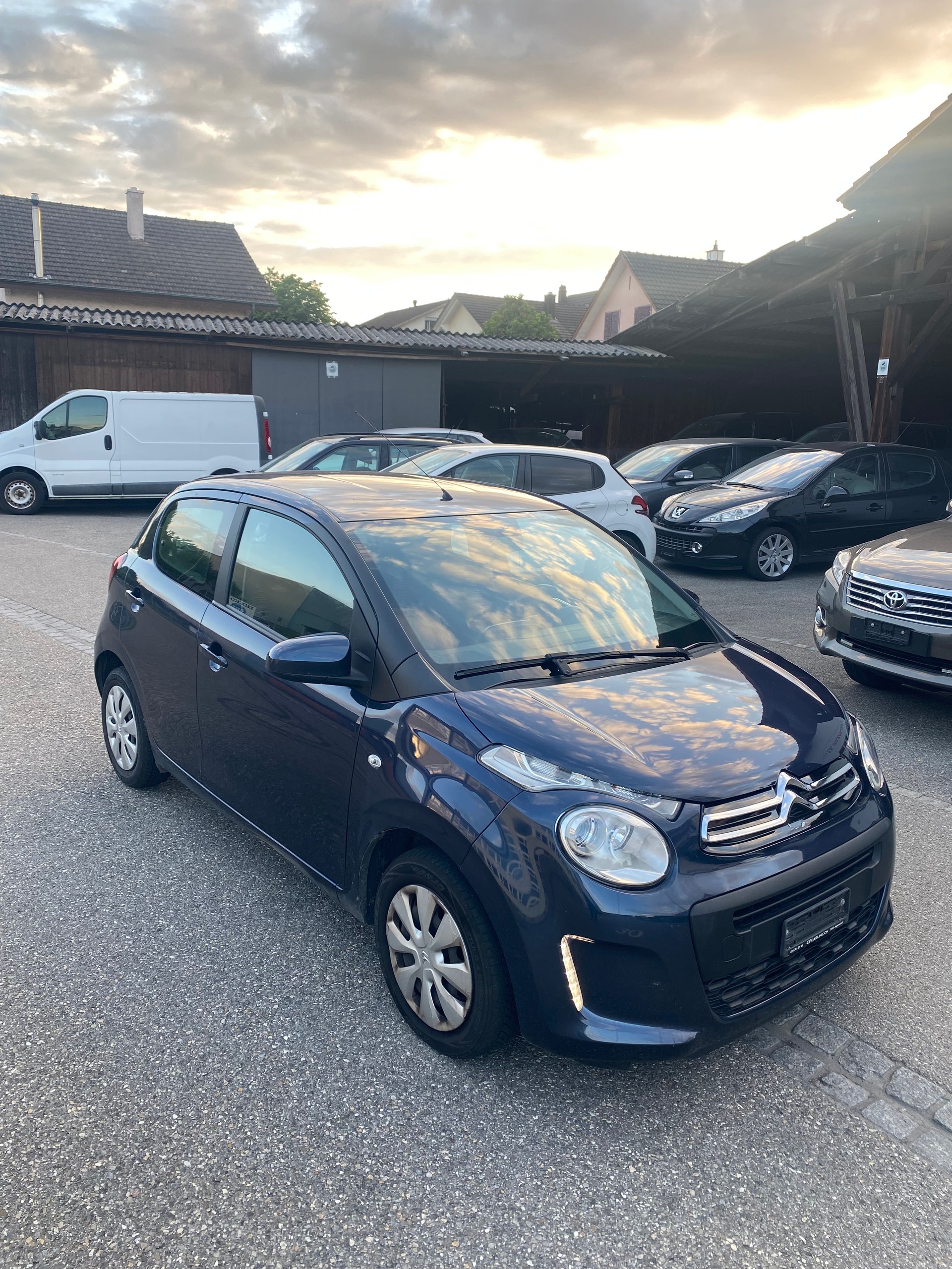 CITROEN C1 1.0 VTi ETG5 Shine Airscape-image-1
