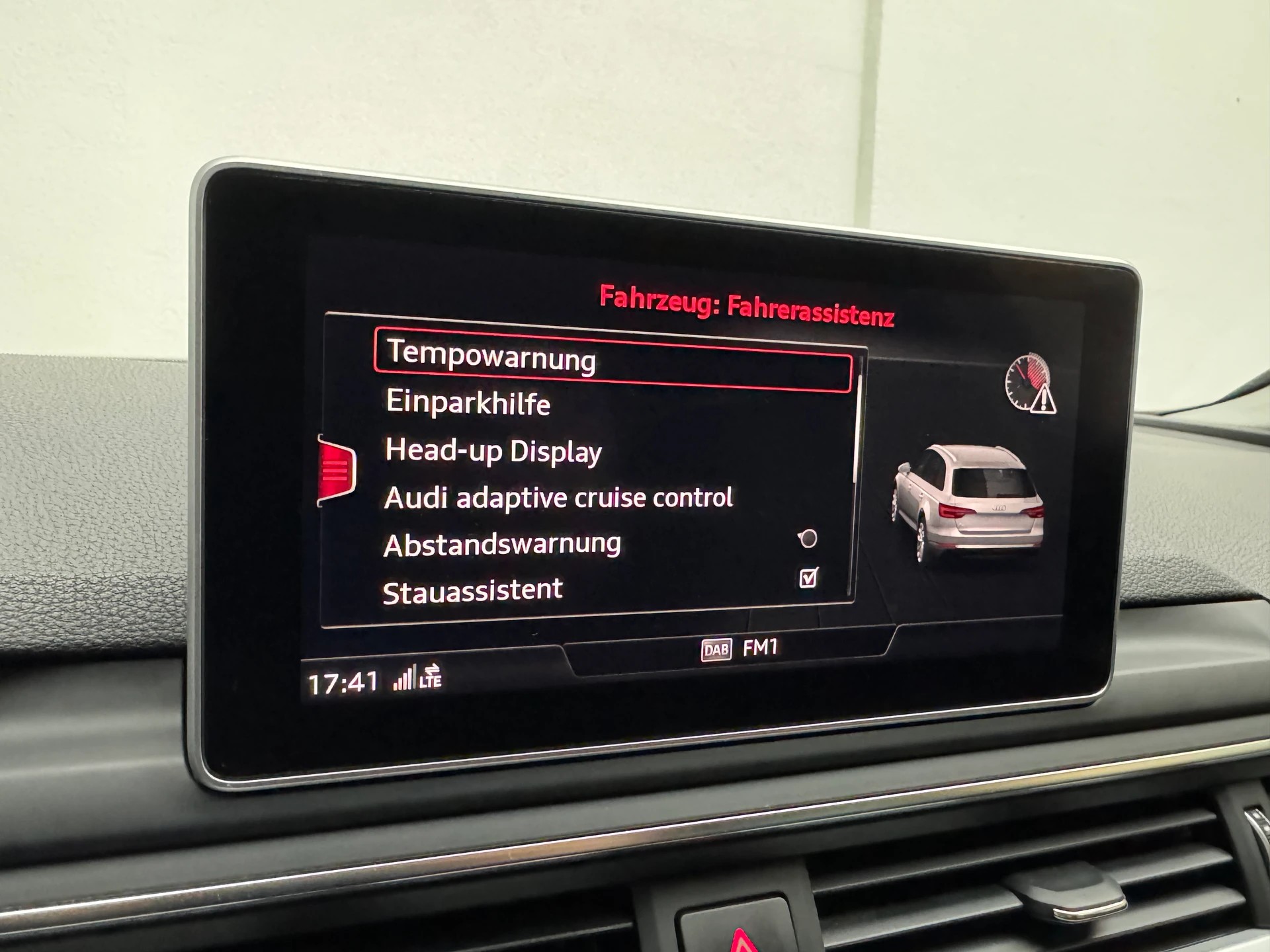 AUDI A4 Avant 2.0 TDI quattro S-tronic-image-17