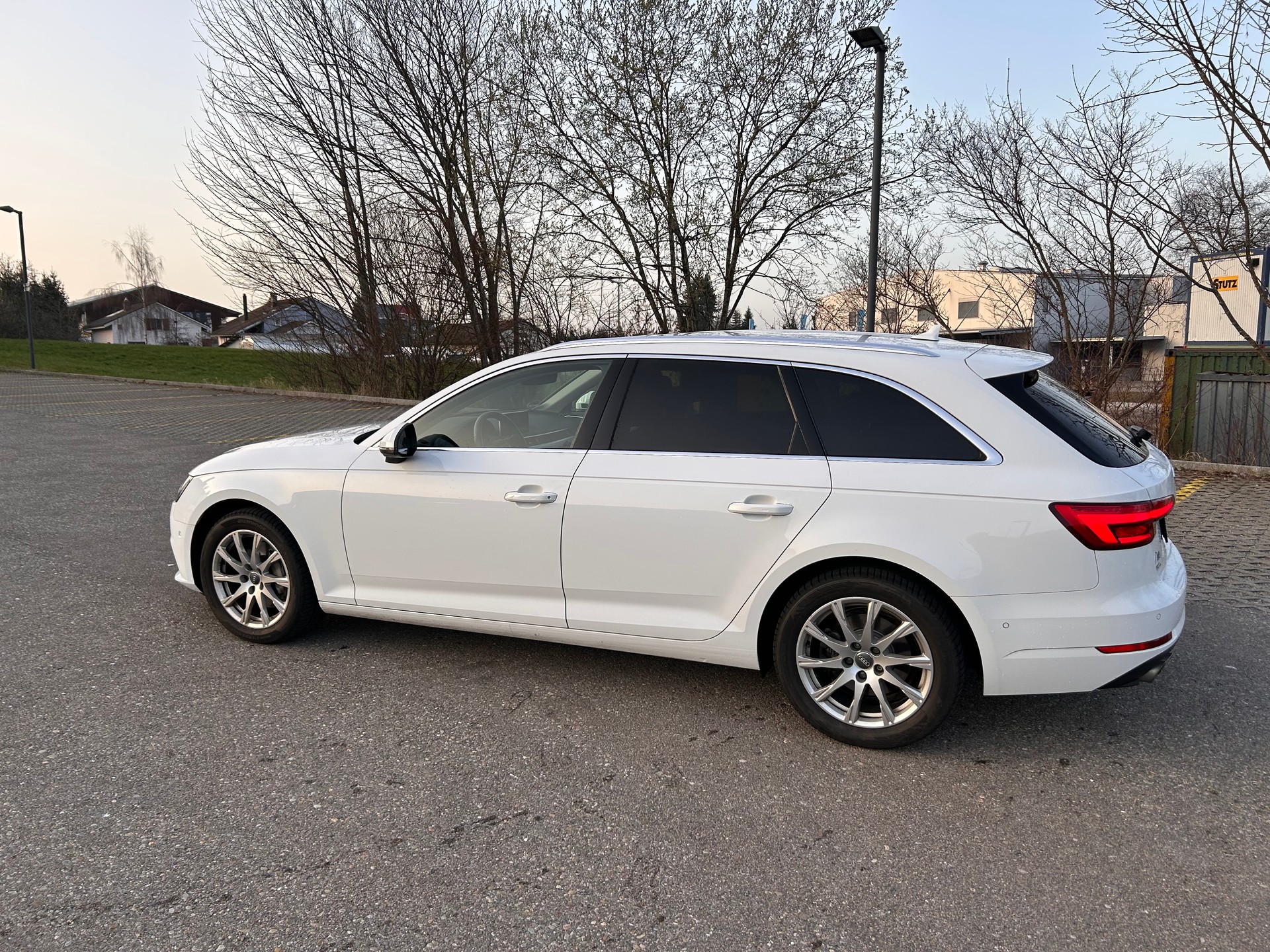 AUDI A4 Avant 2.0 TDI quattro S-tronic-image-6