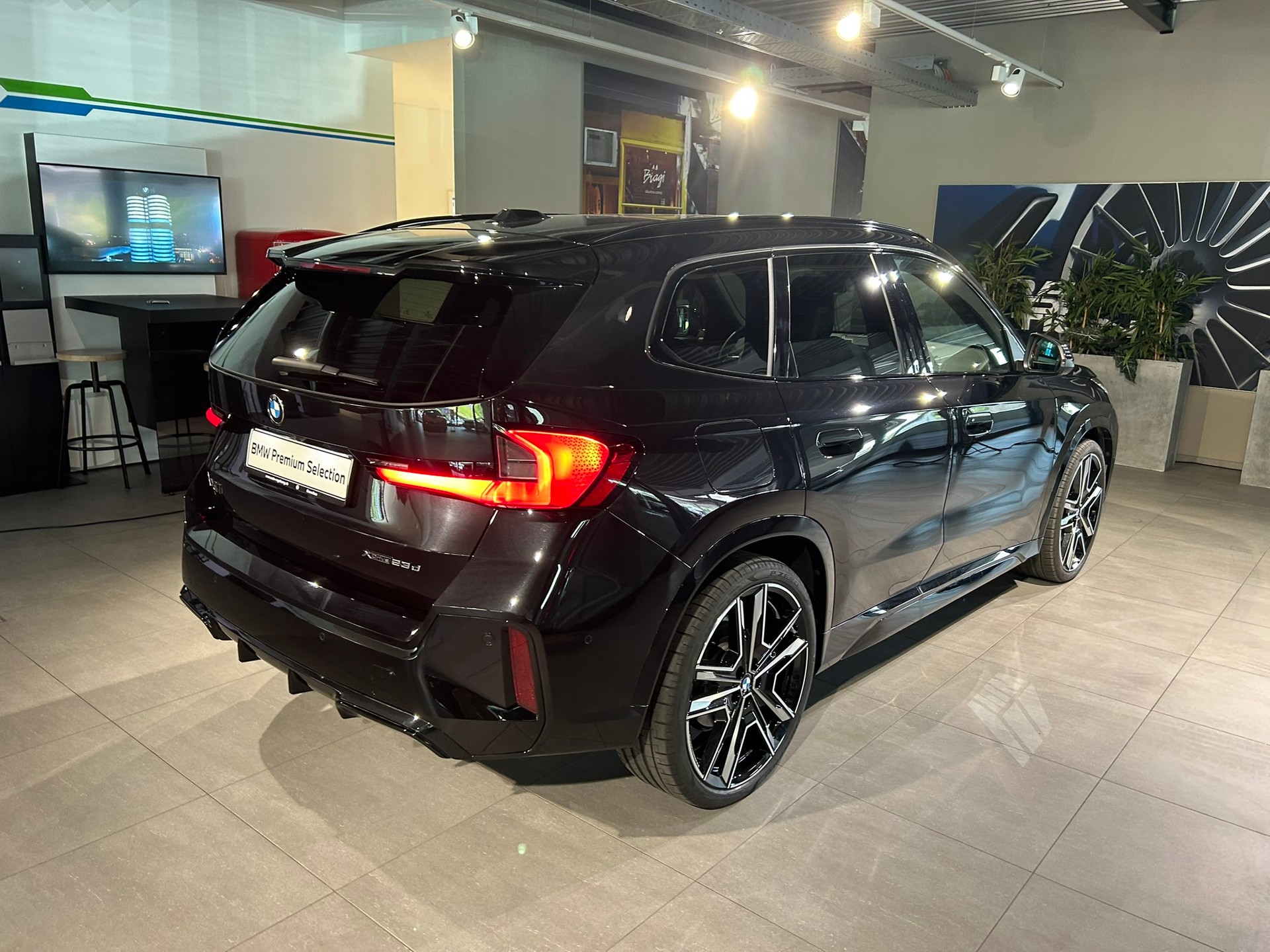 BMW X1 xDrive 23d 48V M Sport-image-12