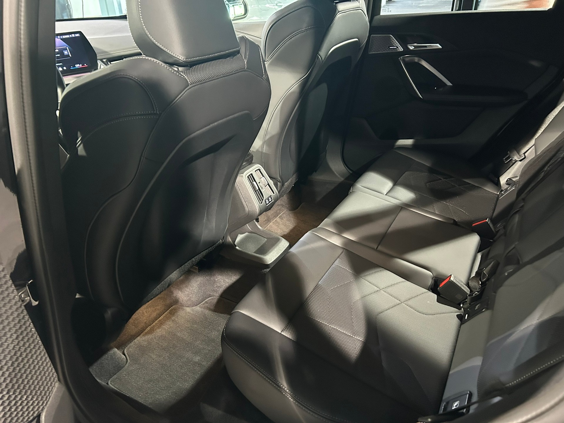 BMW X1 xDrive 23d 48V M Sport-image-24