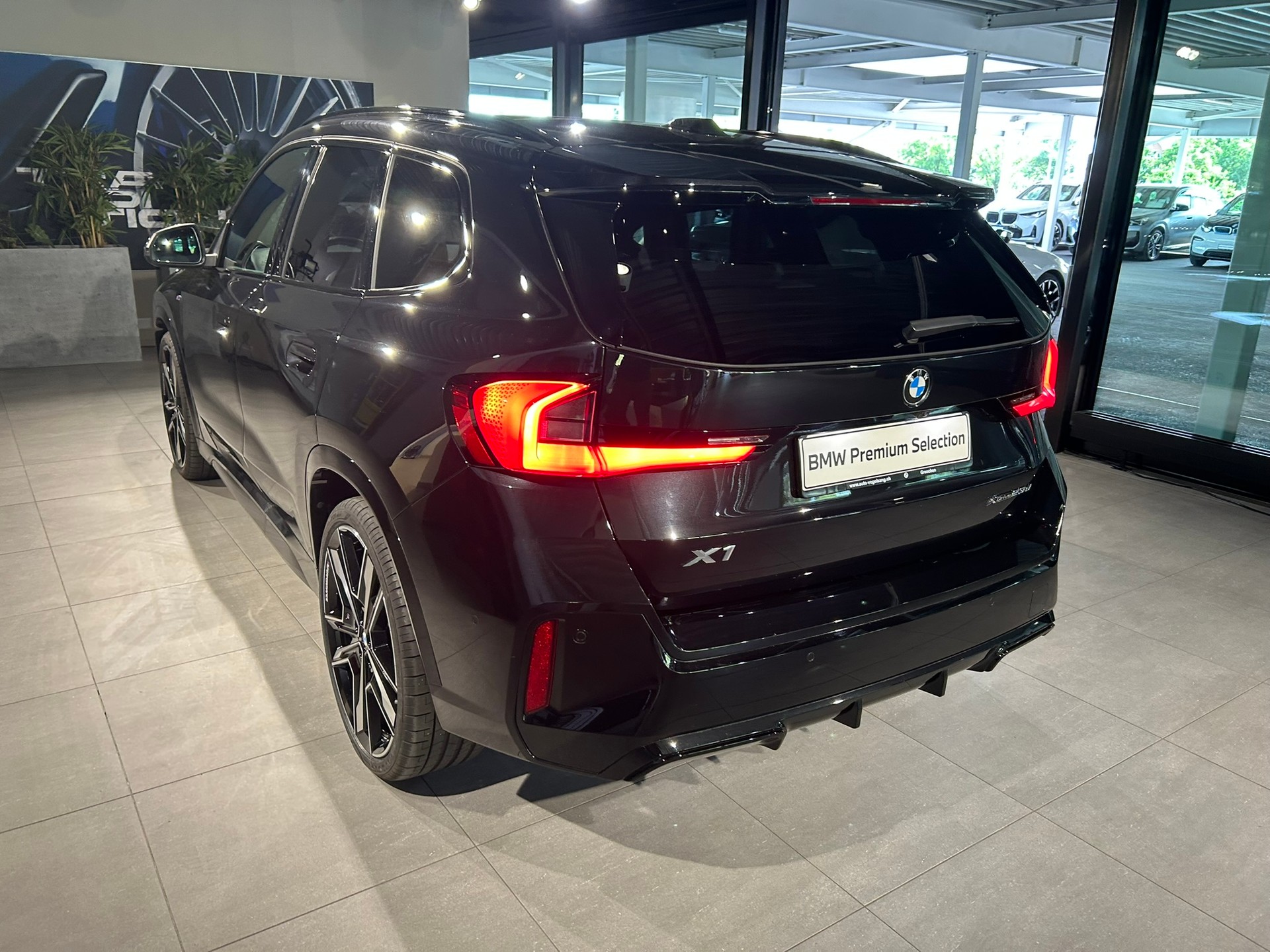 BMW X1 xDrive 23d 48V M Sport-image-9