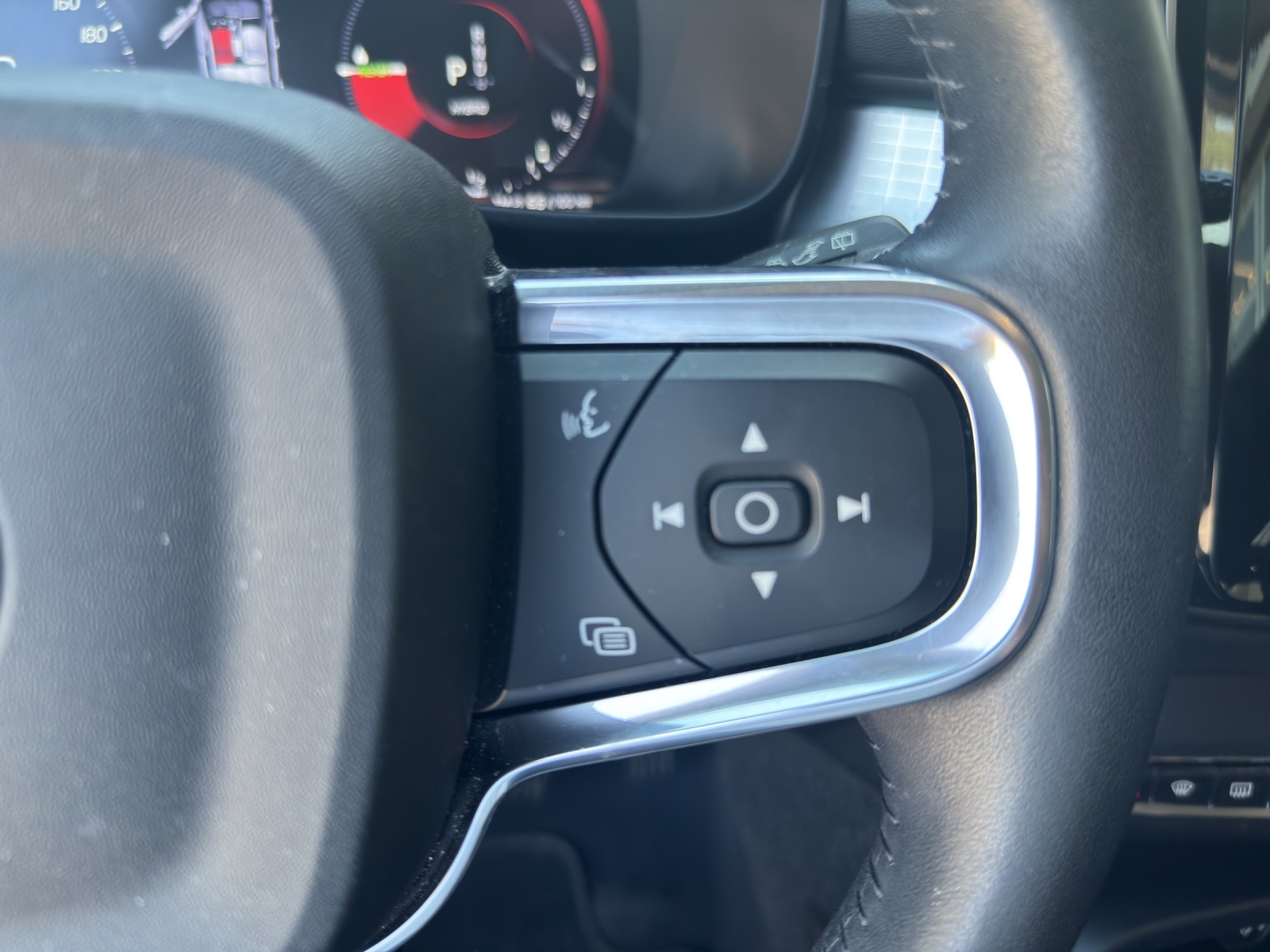 VOLVO XC40 T4 TwE Inscription Expression DCT-image-17