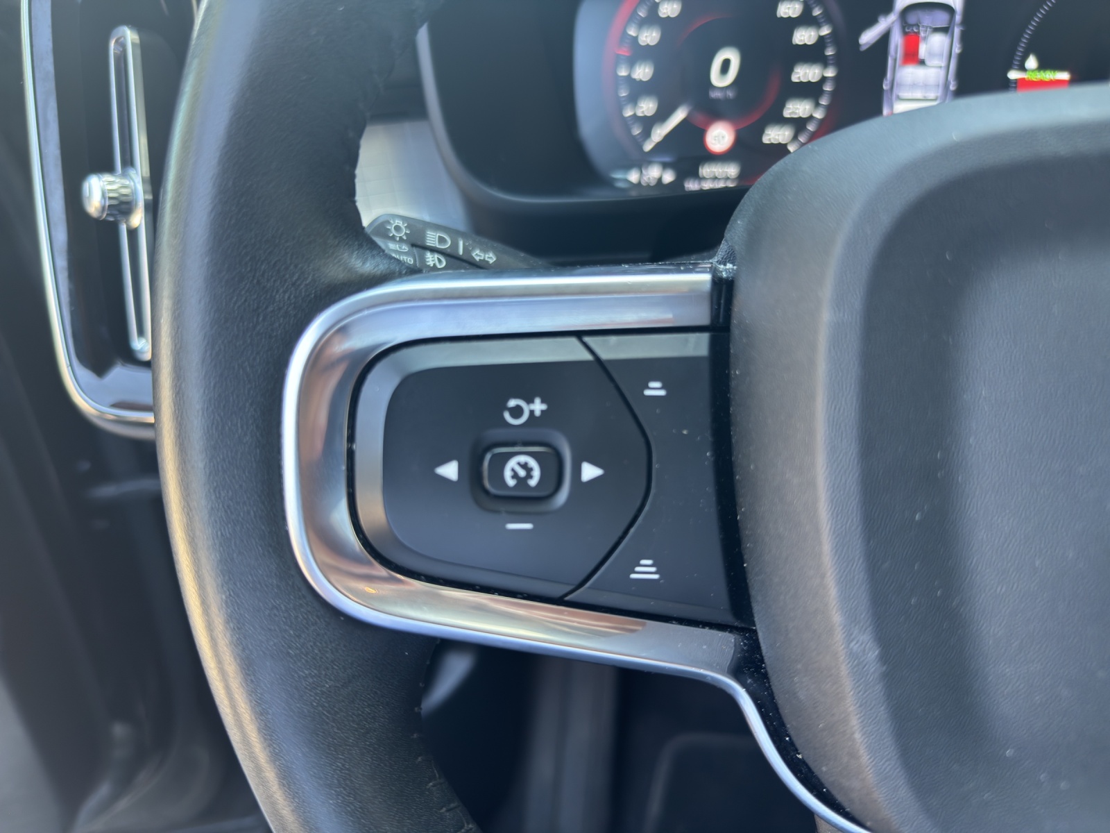 VOLVO XC40 T4 TwE Inscription Expression DCT-image-18