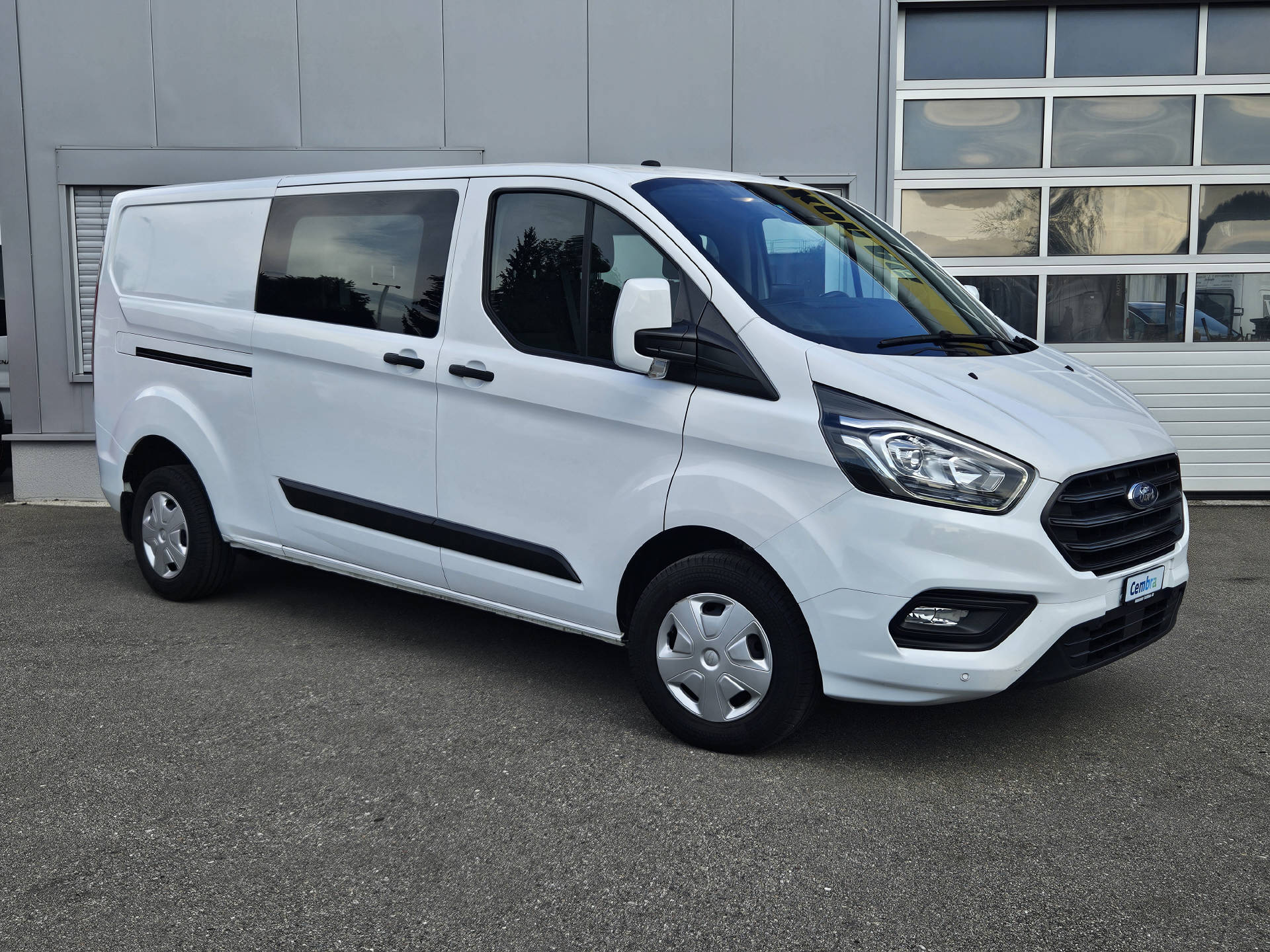 FORD Transit Custom Van 300 L2 2.0 TDCi 130 Trend-showroom-element-3